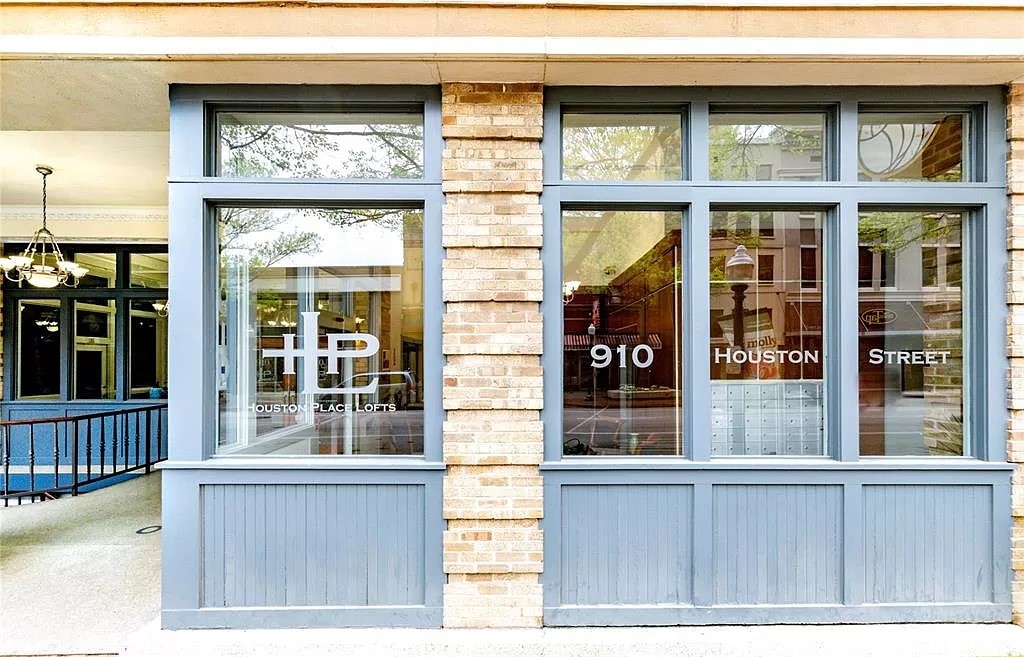 910 Houston Street Fort Worth TX 76102
