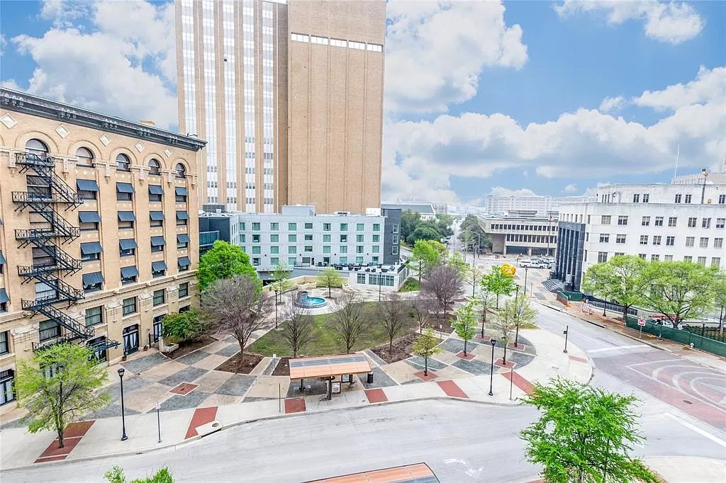 910 Houston Street Fort Worth TX 76102
