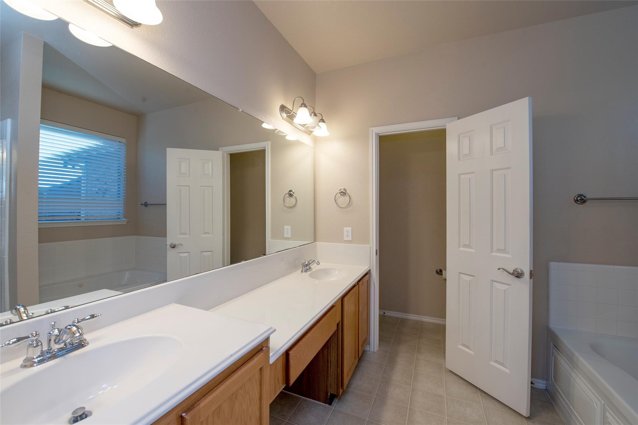 1301 W Collins Circle Wylie TX 75098