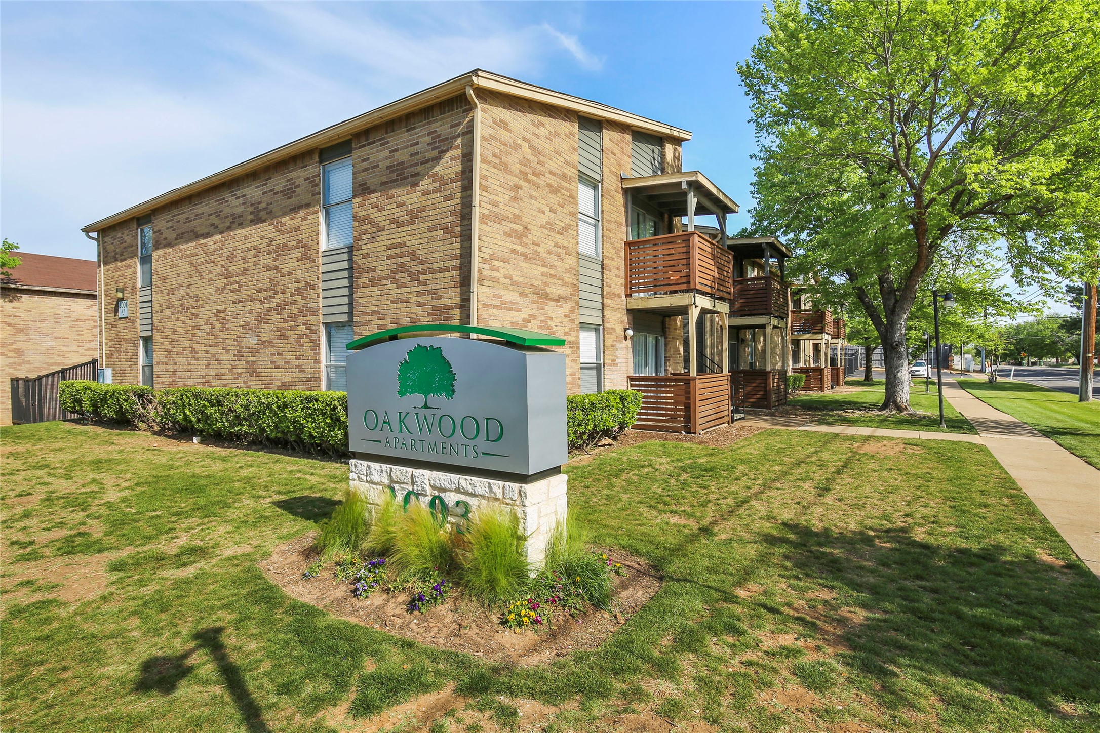 2001 Wesley Drive Arlington TX 76012