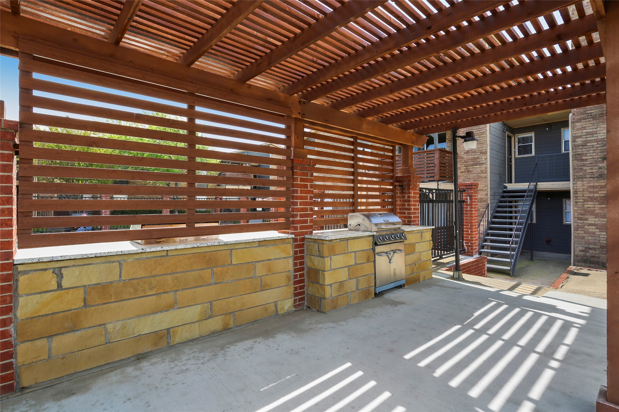 2001 Wesley Drive Arlington TX 76012