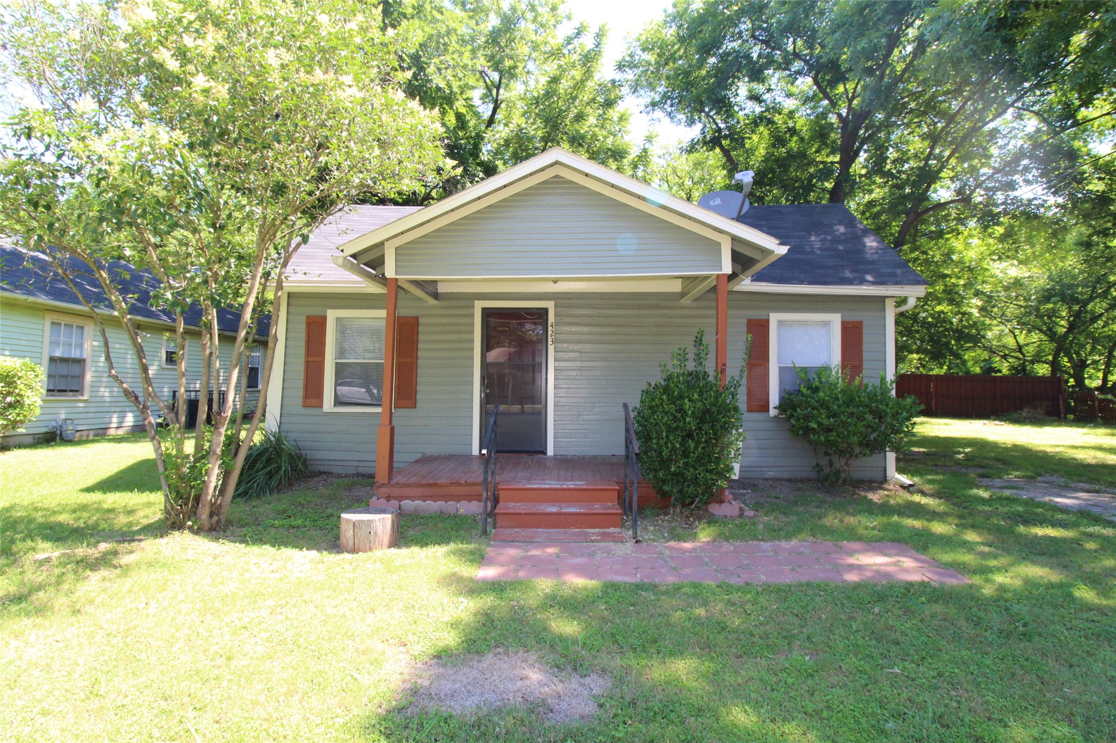 423 Dr Martin Luther King Jr Boulevard Waxahachie TX 75165