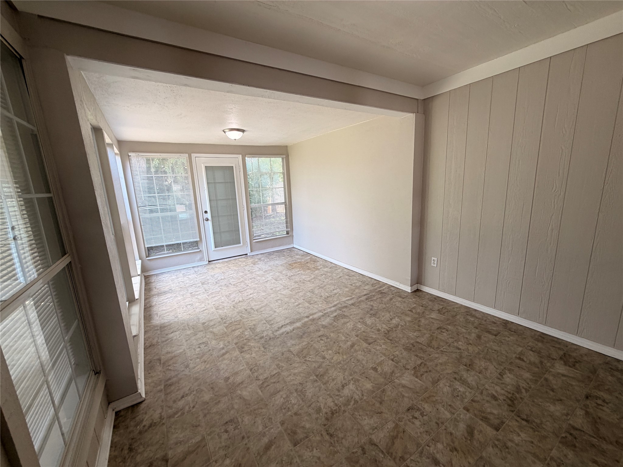 2131 Post Wood Lane Arlington TX 76018
