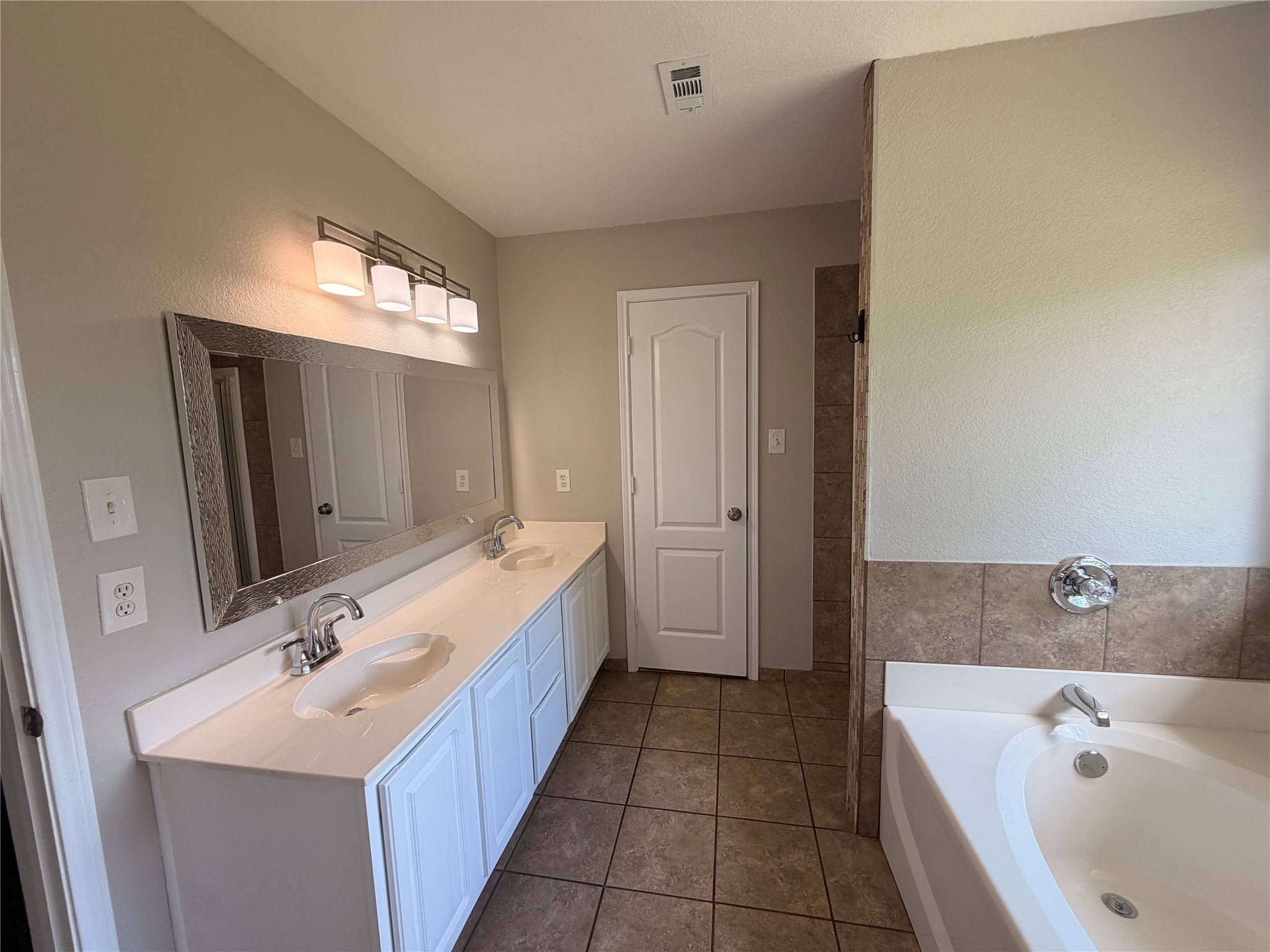 2131 Post Wood Lane Arlington TX 76018