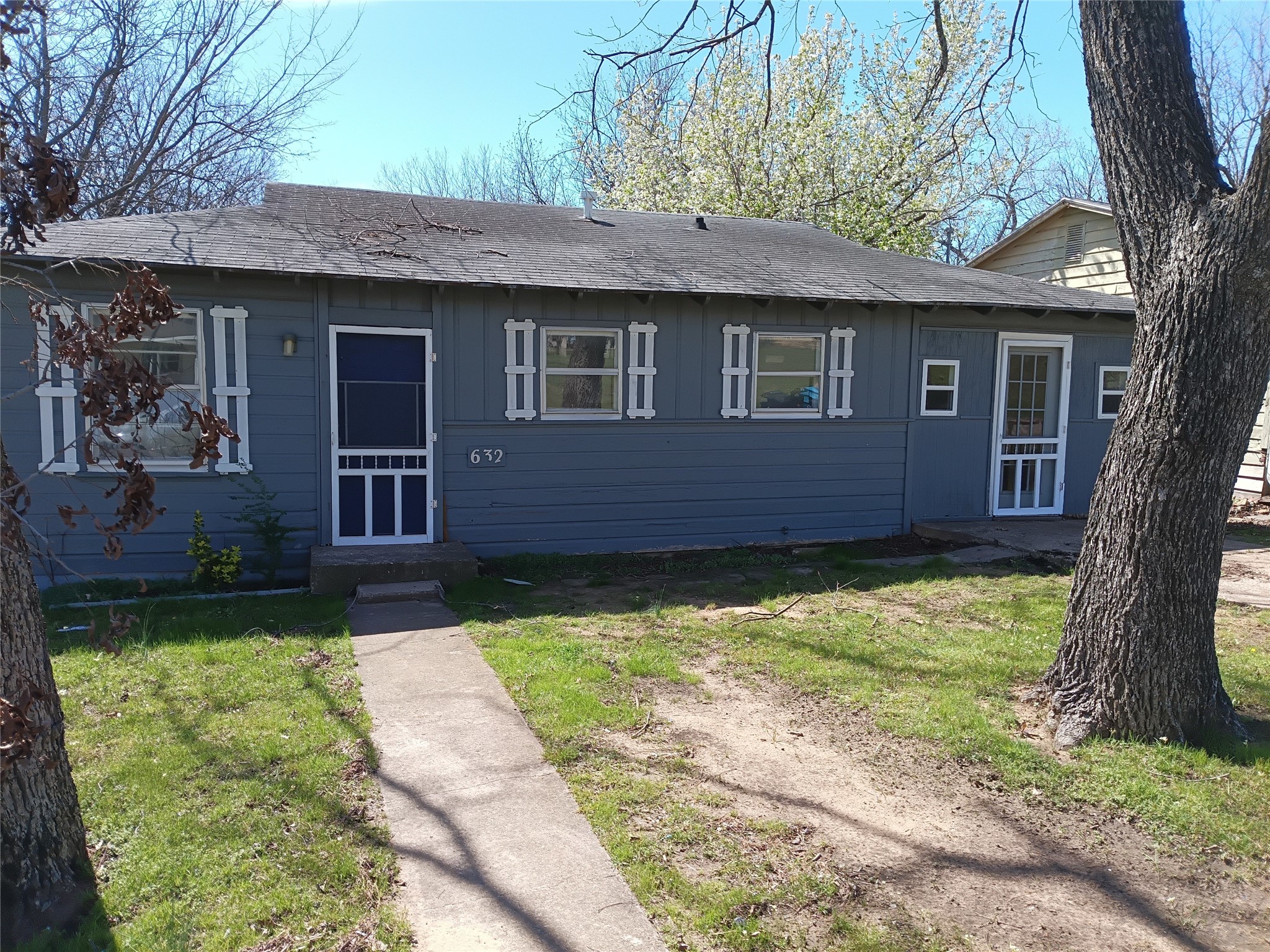 632 E Sears Street Denison TX 75021