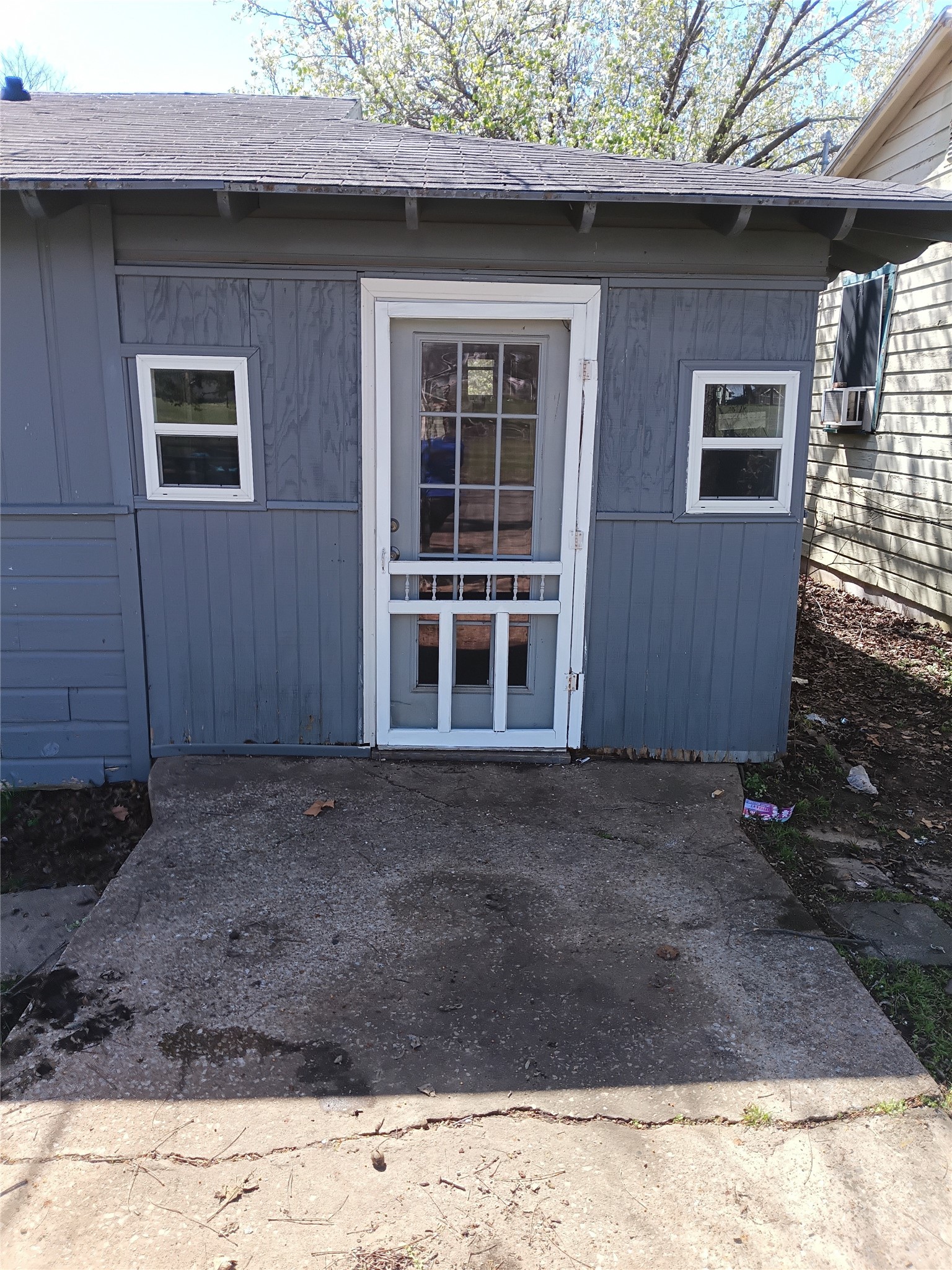 632 E Sears Street Denison TX 75021