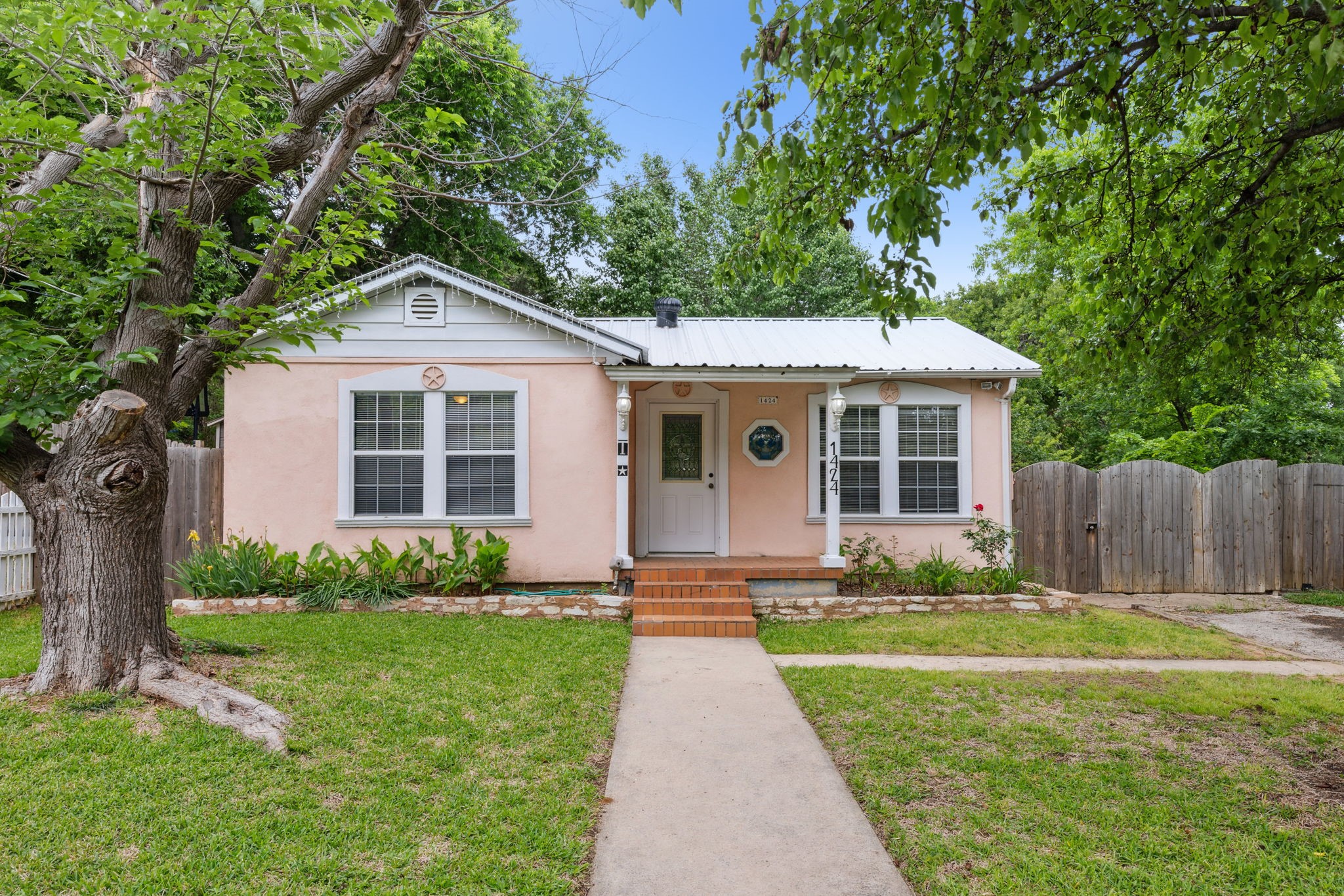 1424 Knight Street Denton TX 76205