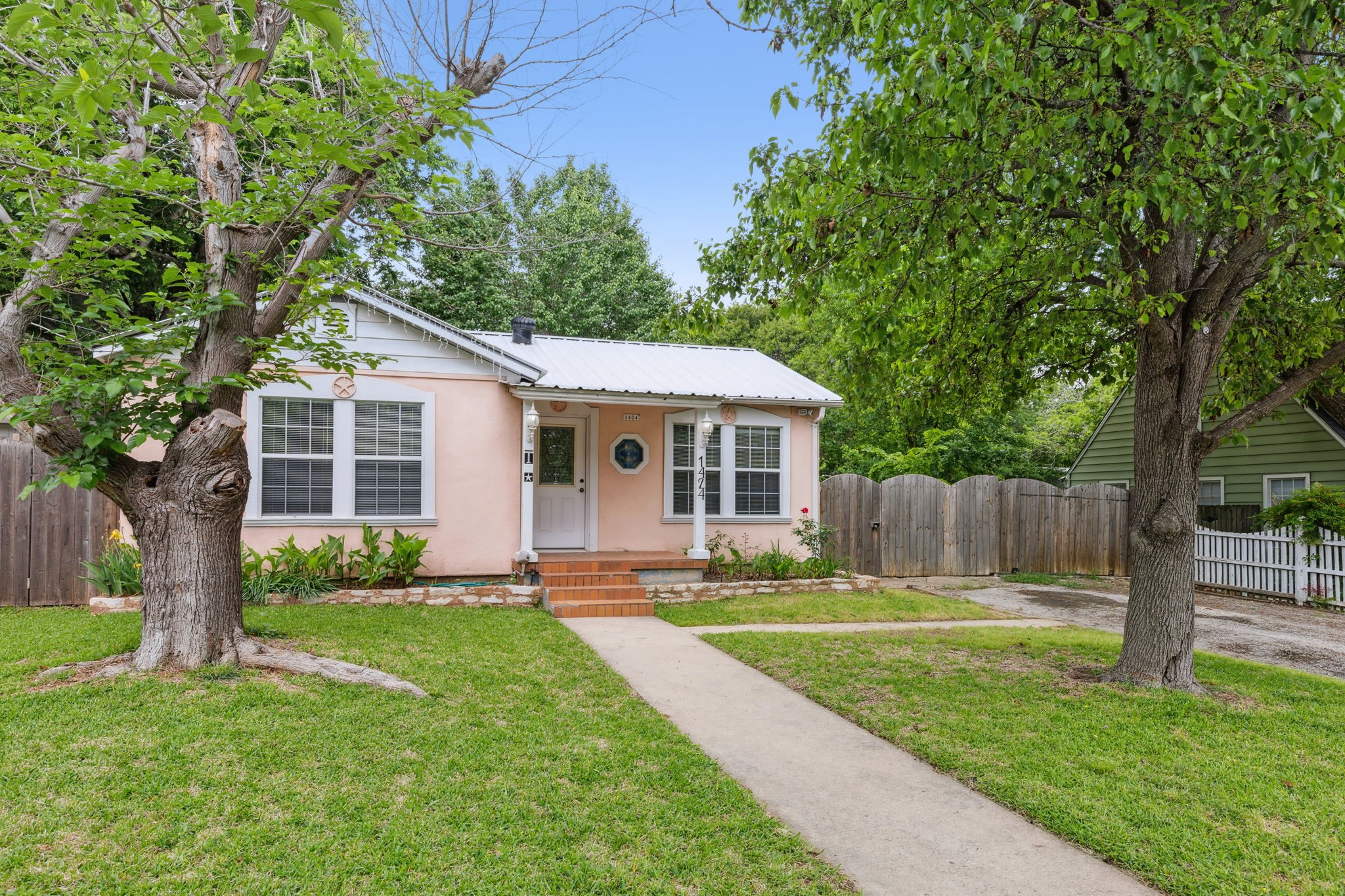 1424 Knight Street Denton TX 76205