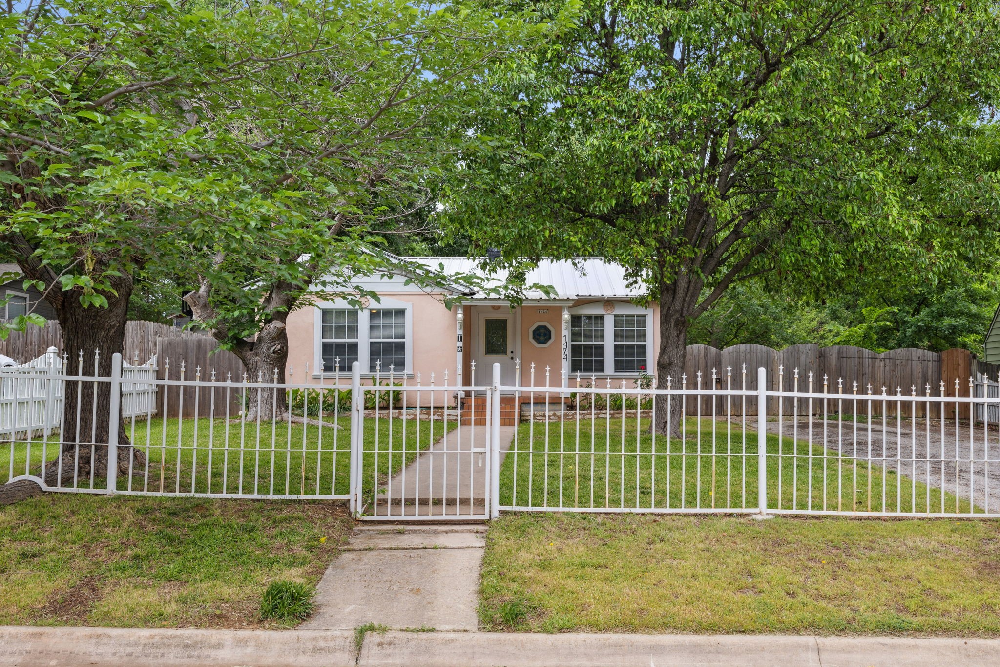 1424 Knight Street Denton TX 76205