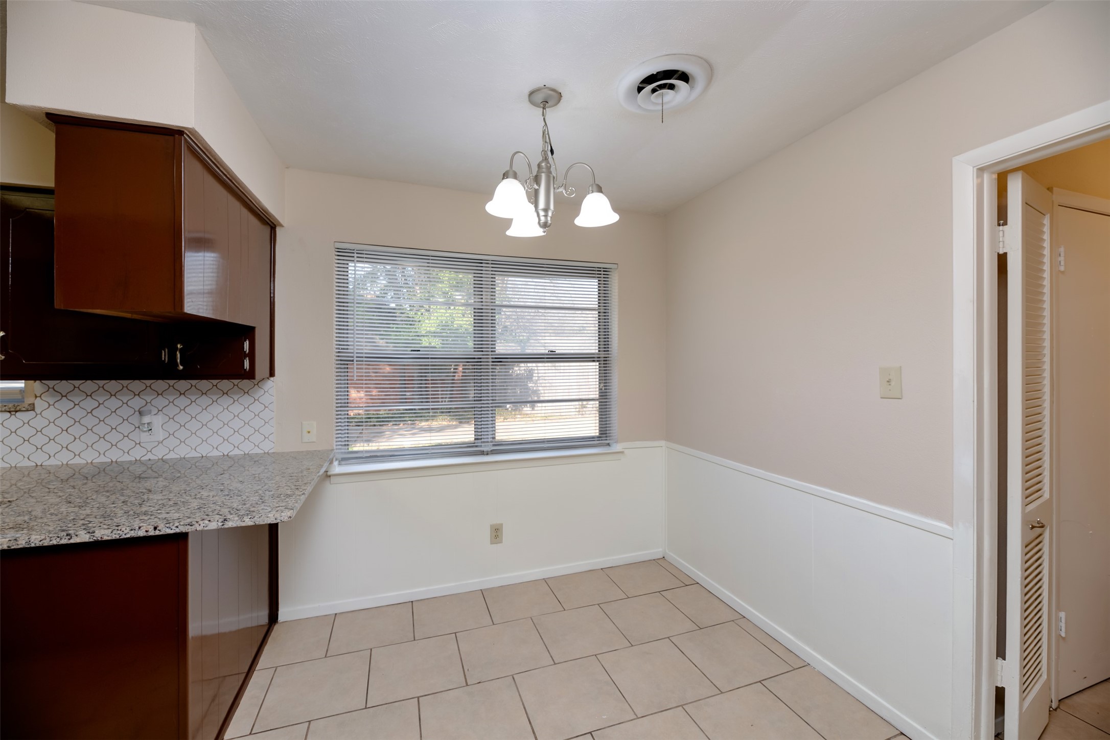 1605 Arrowhead Pantego TX 76013