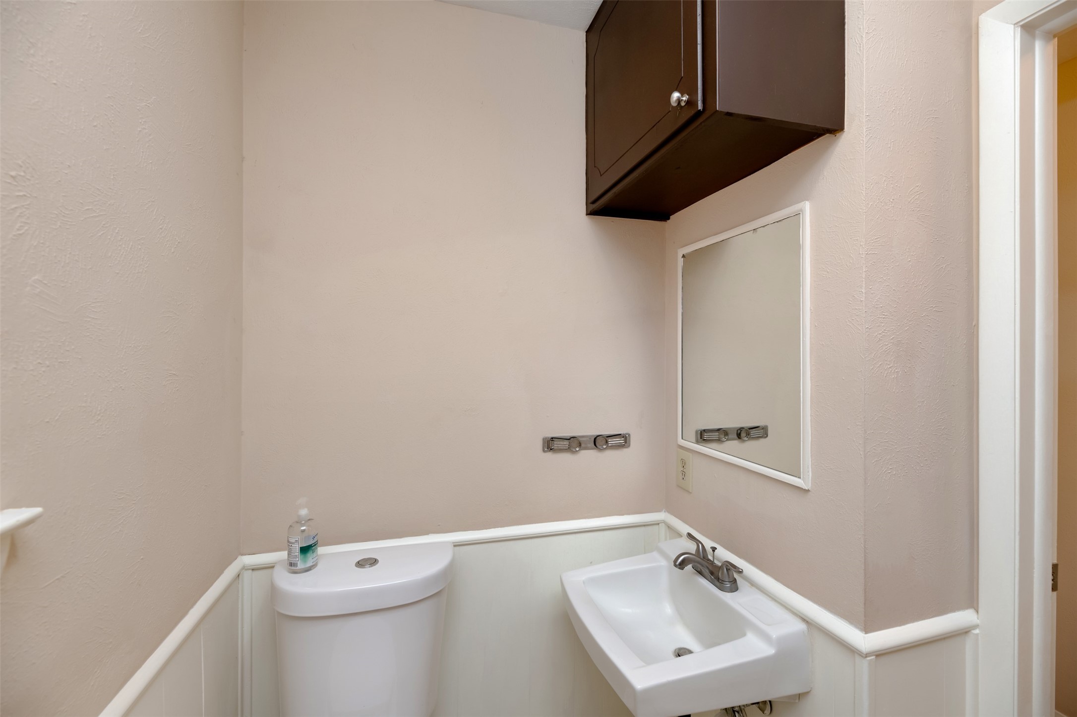 1605 Arrowhead Pantego TX 76013