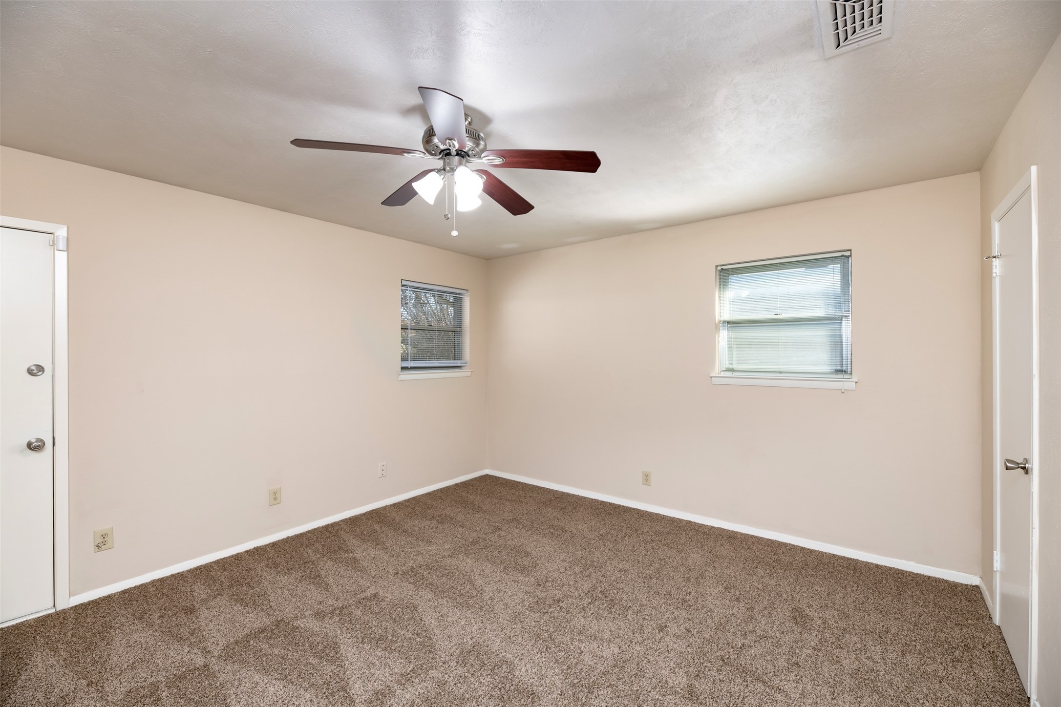 1605 Arrowhead Pantego TX 76013