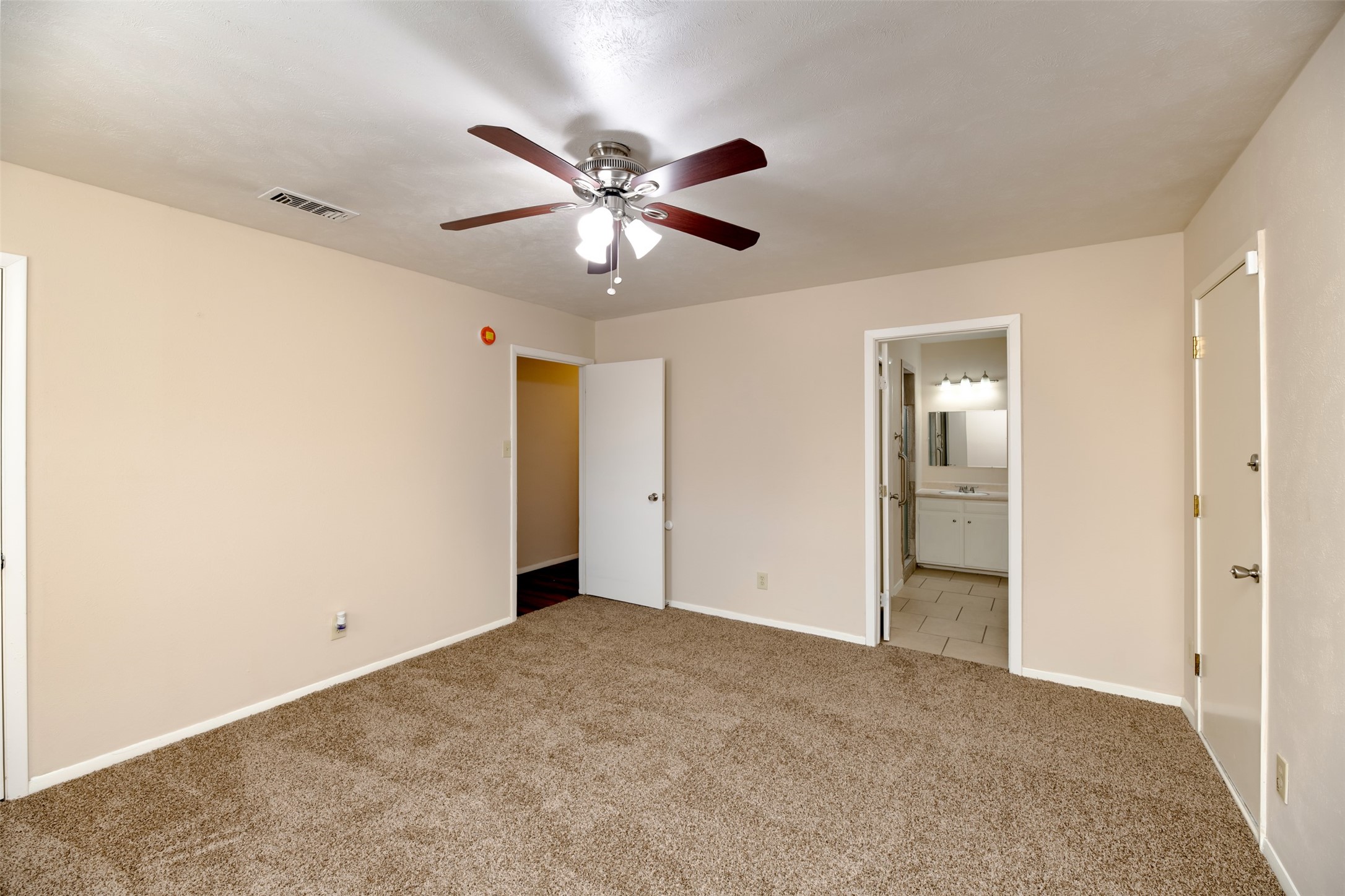 1605 Arrowhead Pantego TX 76013