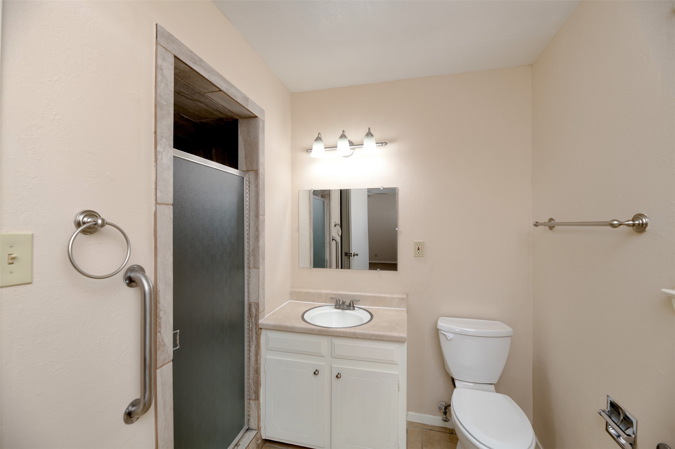 1605 Arrowhead Pantego TX 76013