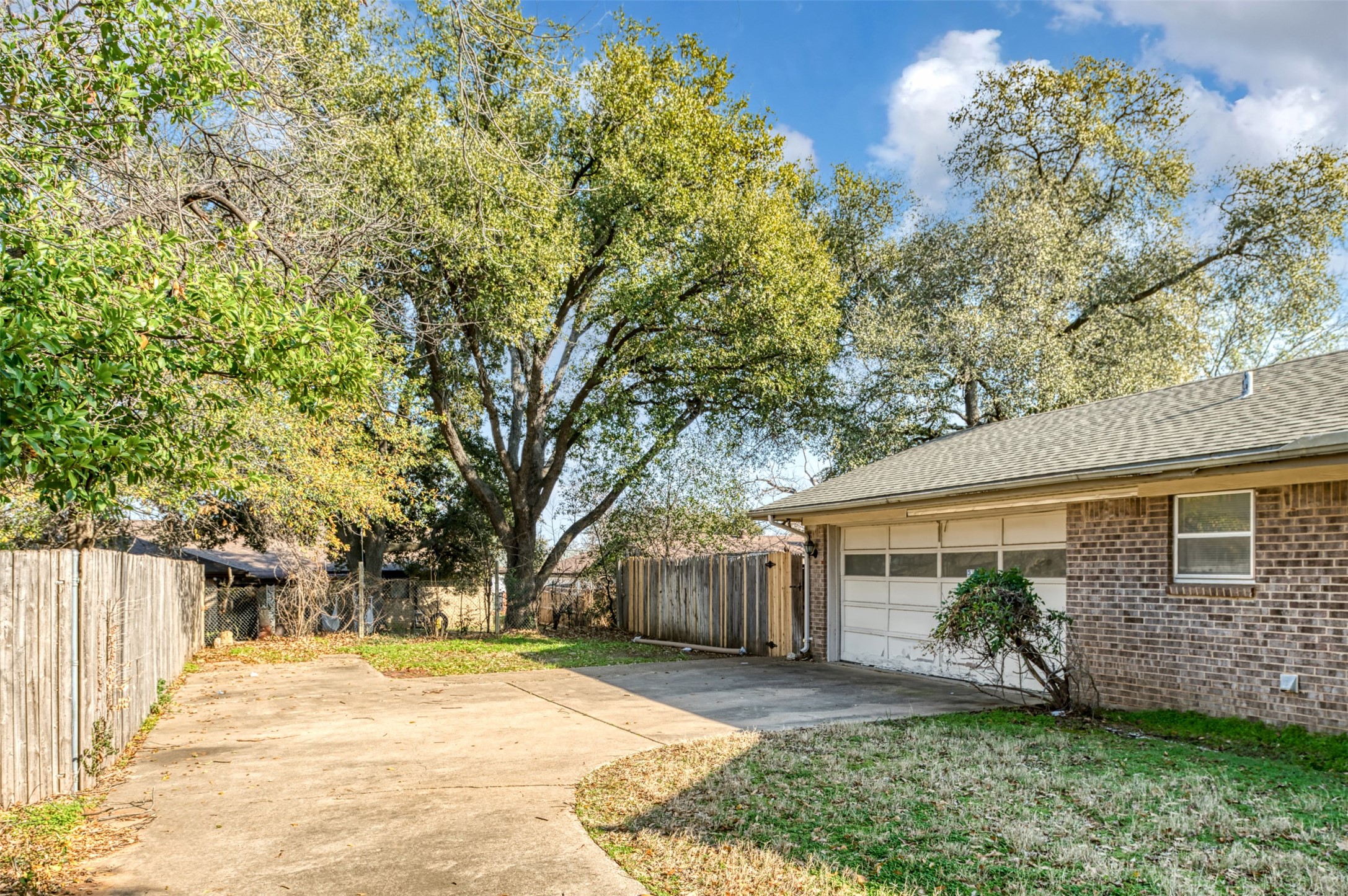 1605 Arrowhead Pantego TX 76013