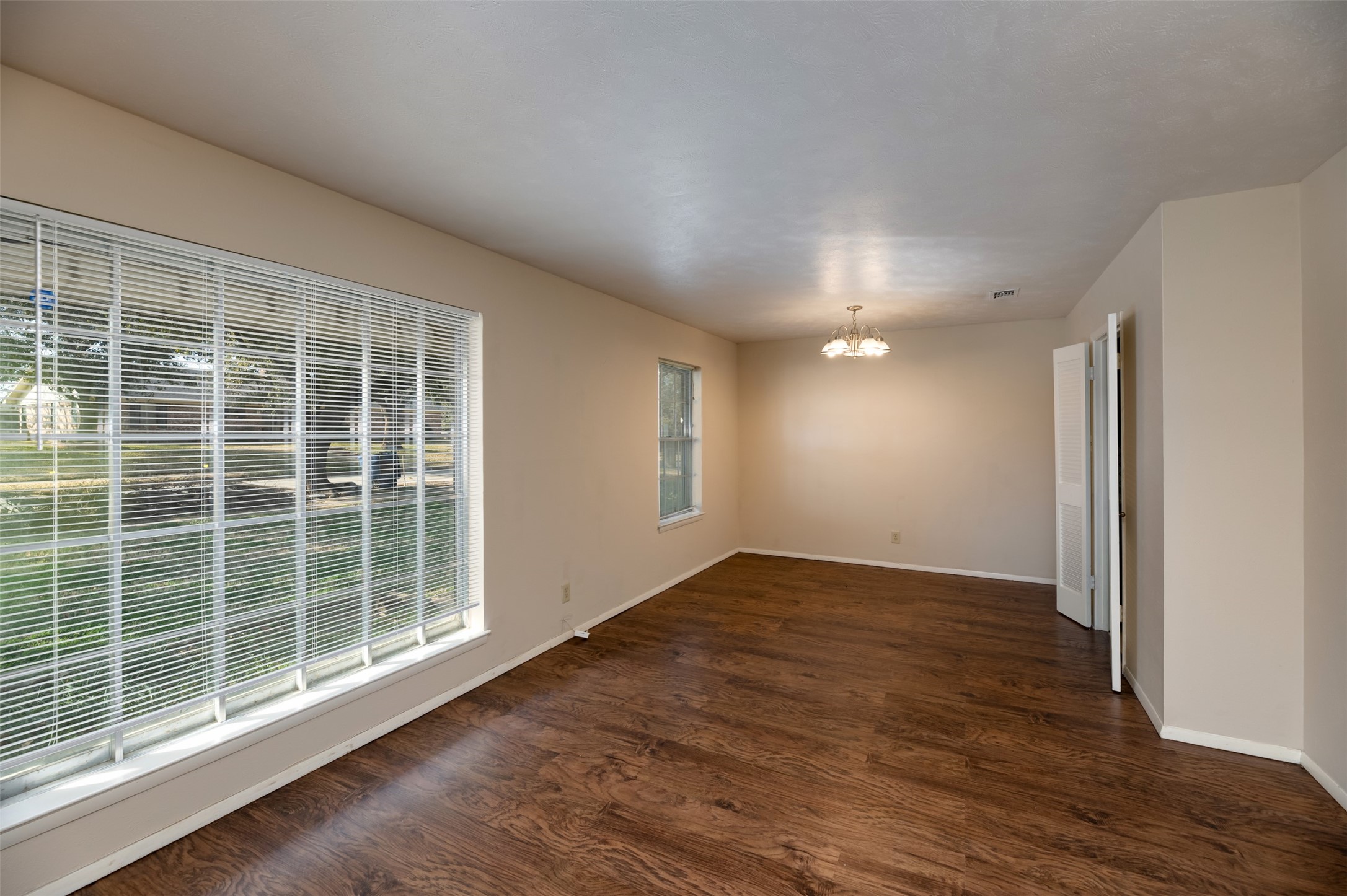 1605 Arrowhead Pantego TX 76013