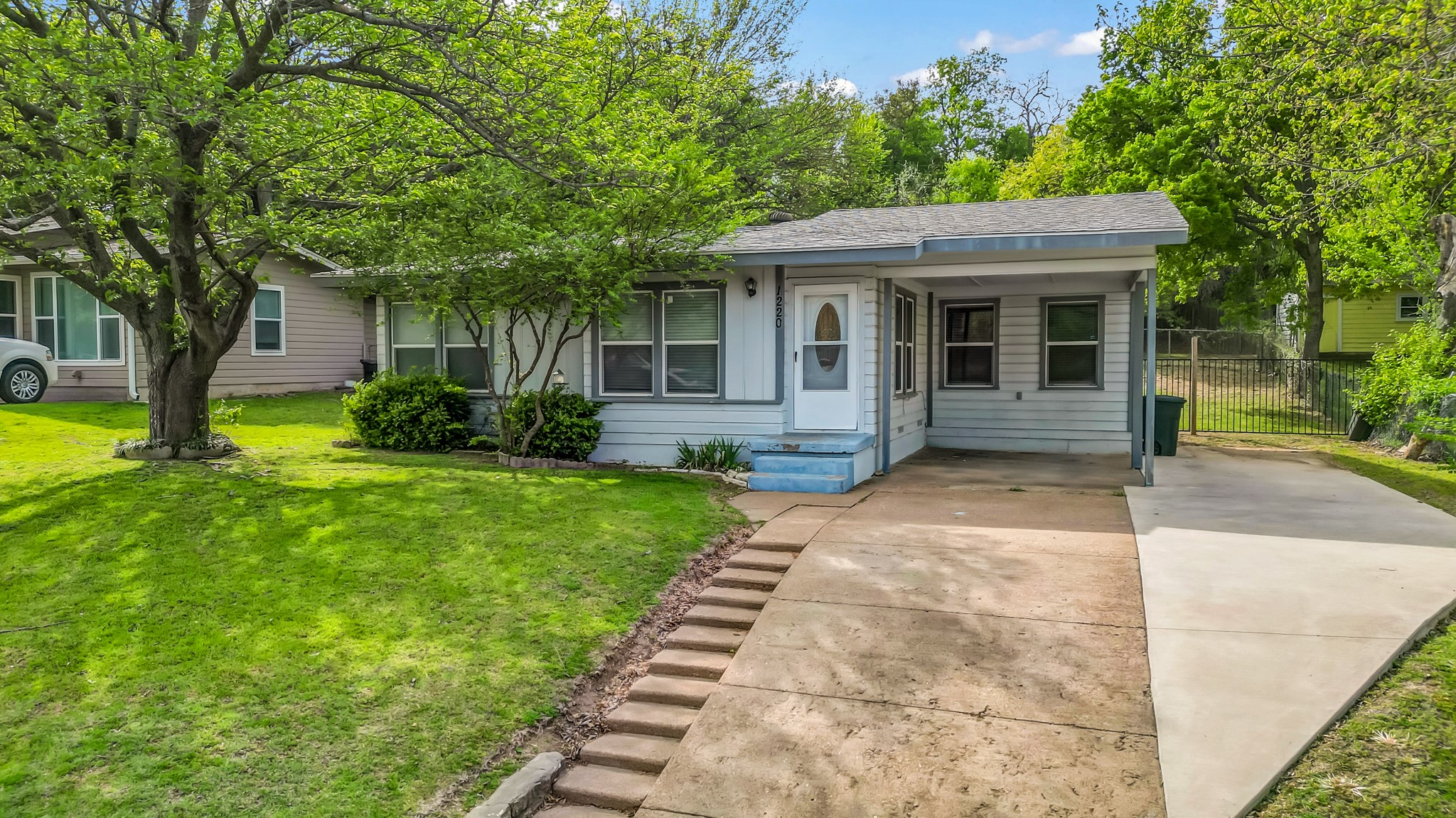 1220 S Lamar Street Weatherford TX 76086