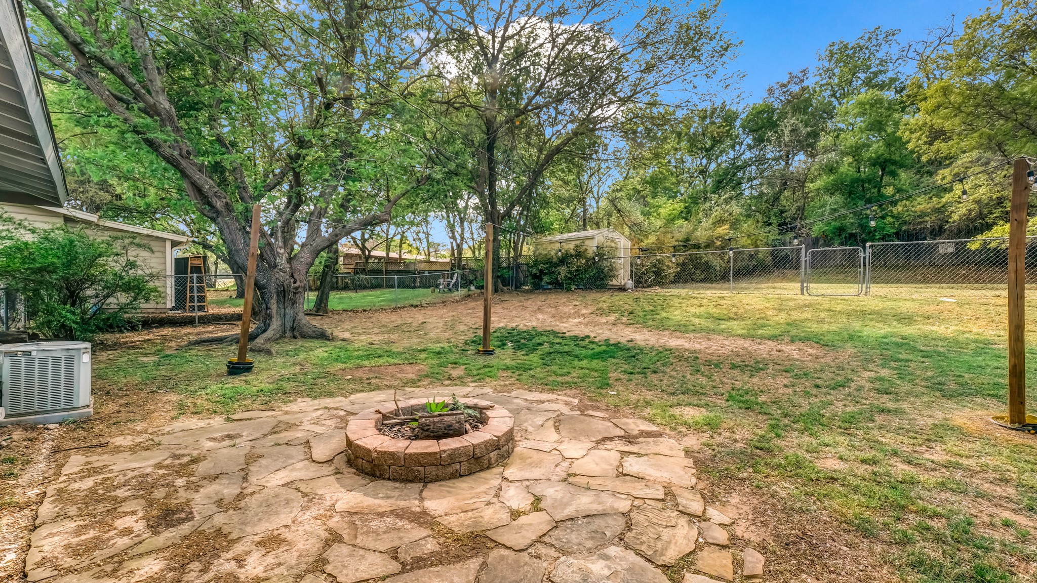 1220 S Lamar Street Weatherford TX 76086