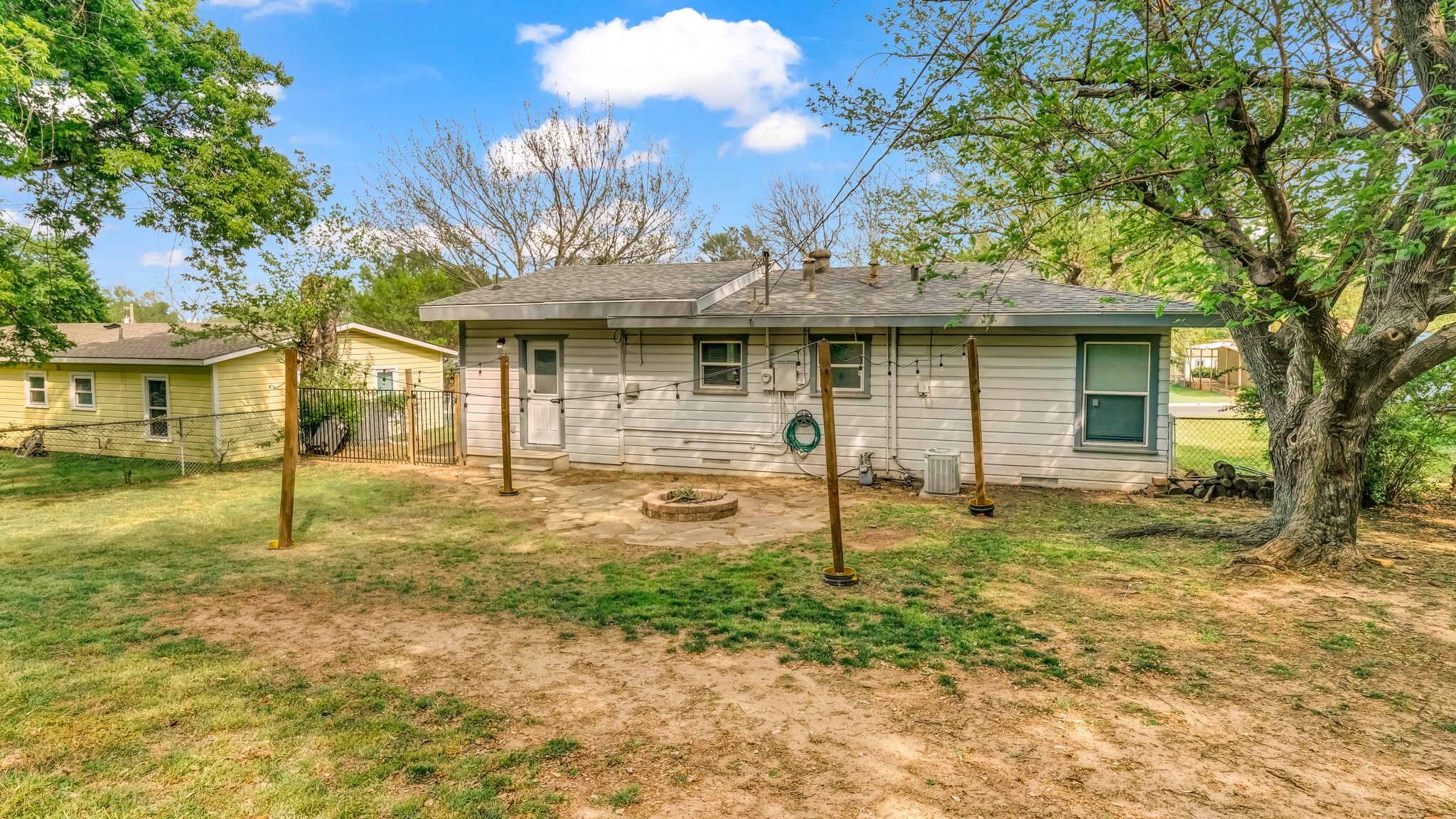 1220 S Lamar Street Weatherford TX 76086
