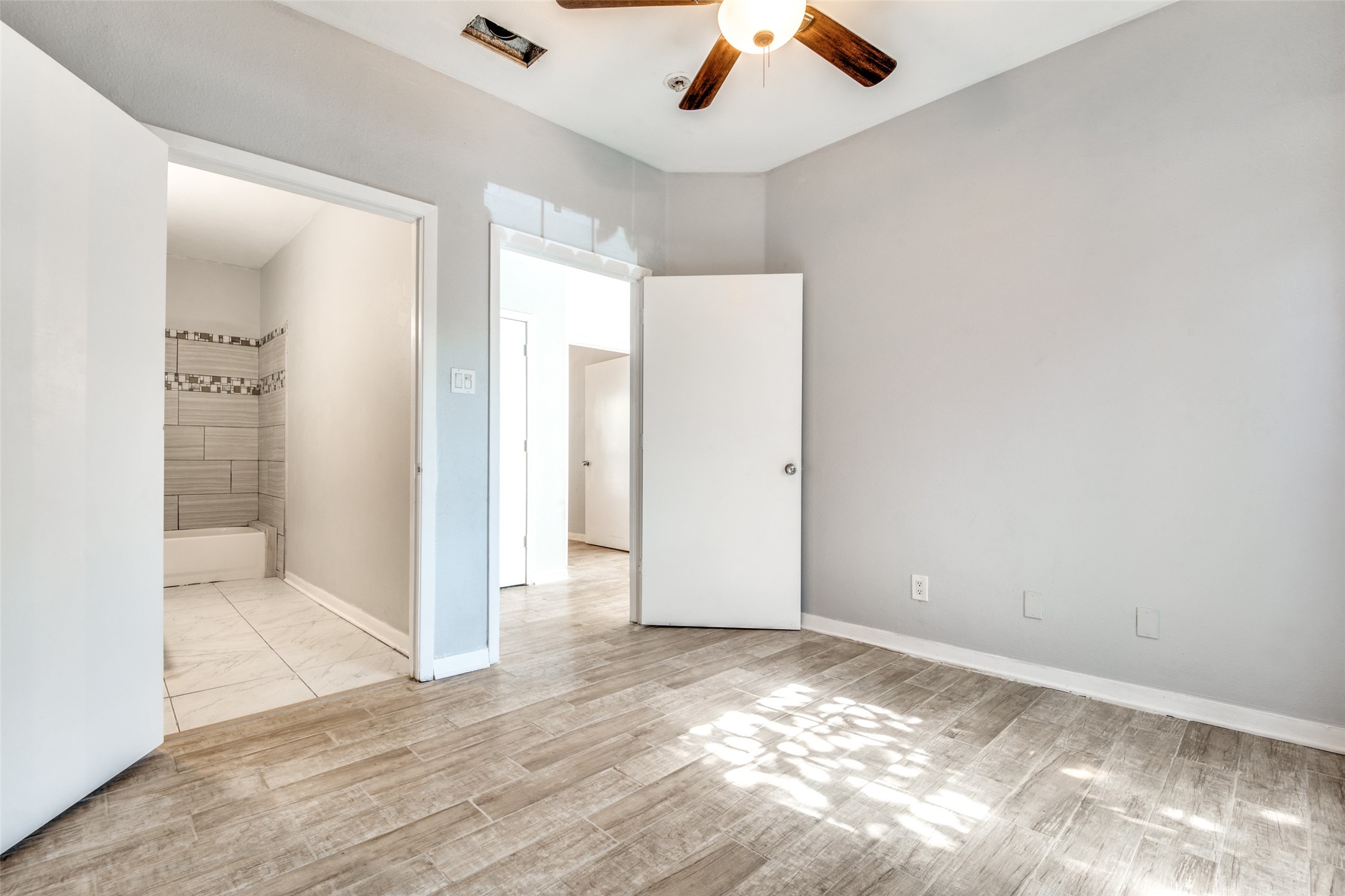 2815 Reagan Street Dallas TX 75219