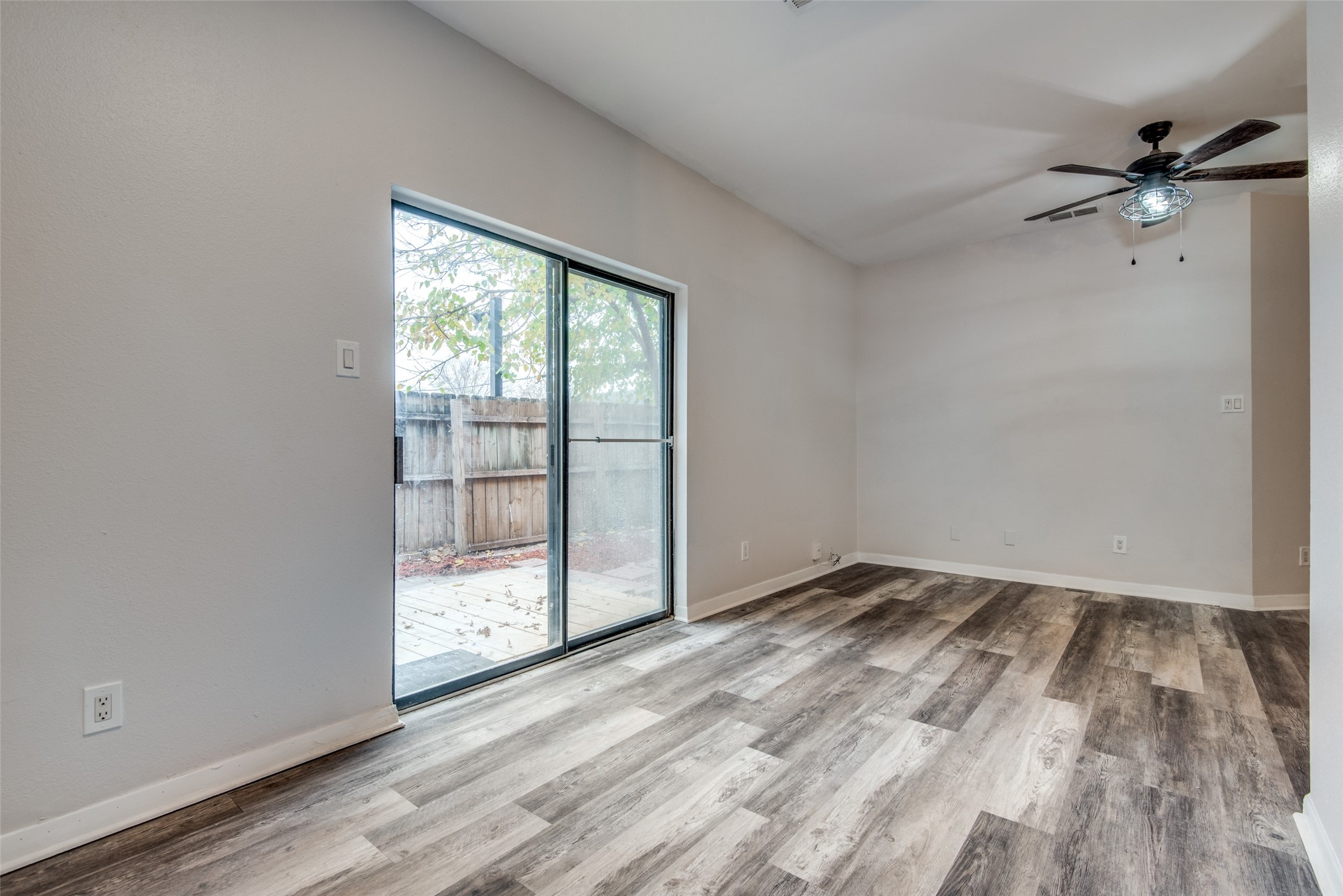 2815 Reagan Street Dallas TX 75219