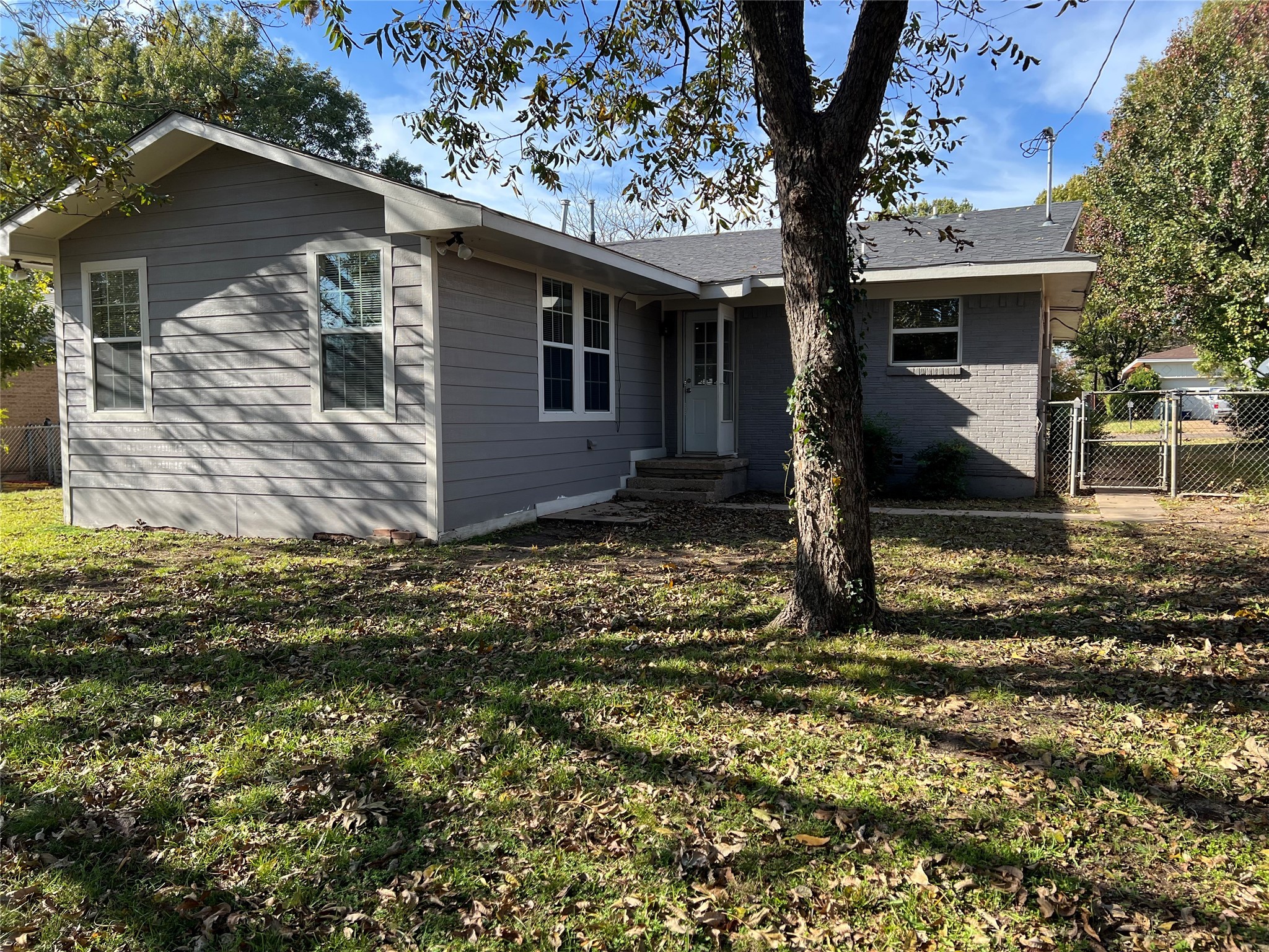 1113 S Idlewild Drive Sherman TX 75090
