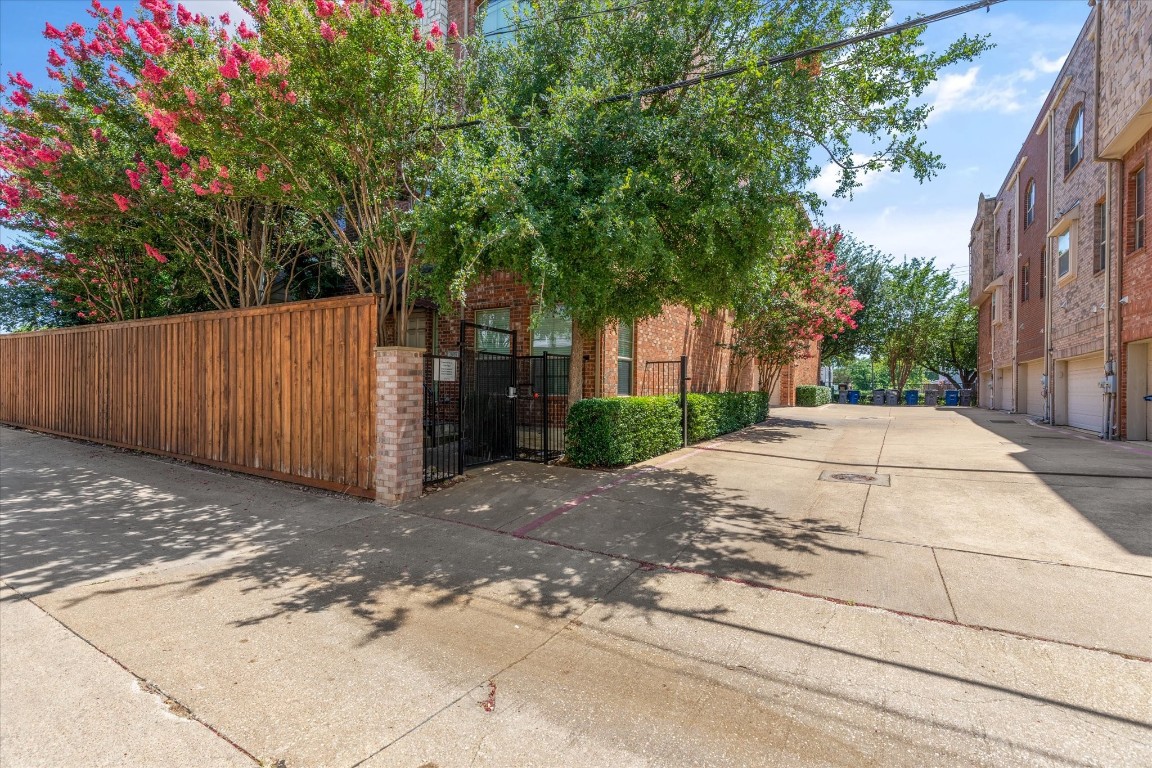 2028 N Haskell Avenue Dallas TX 75204