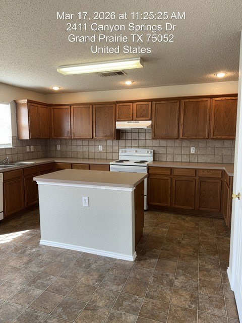 2411 Canyon Springs Grand Prairie TX 75052