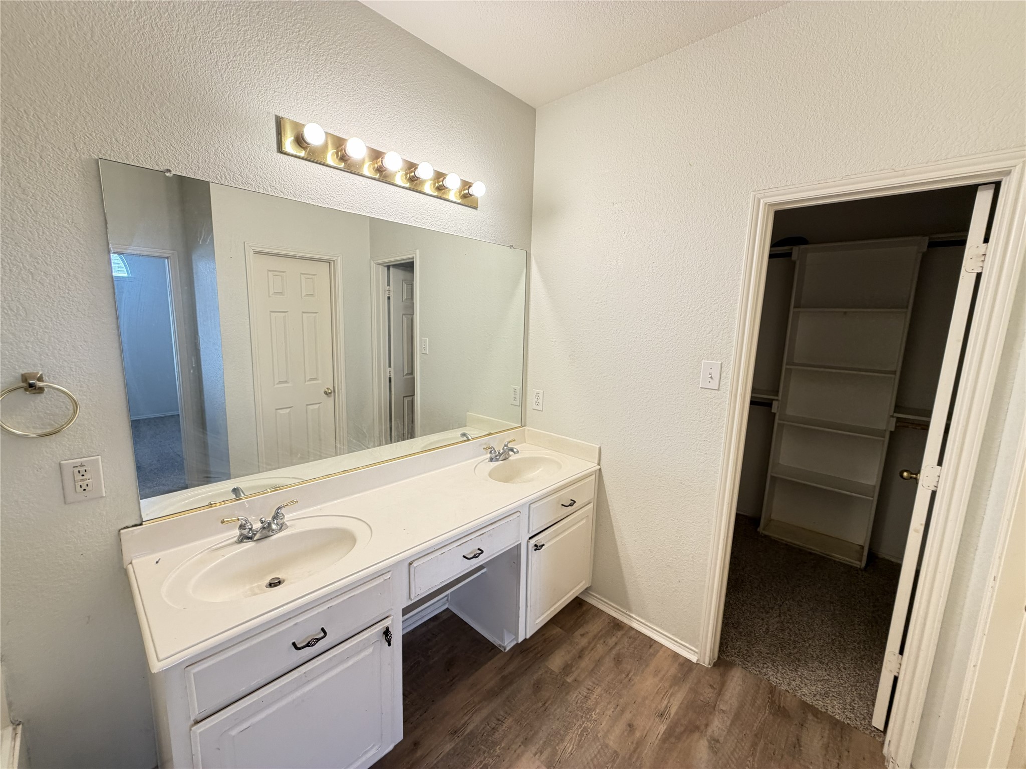 5829 White Pine Drive Mckinney TX 75070