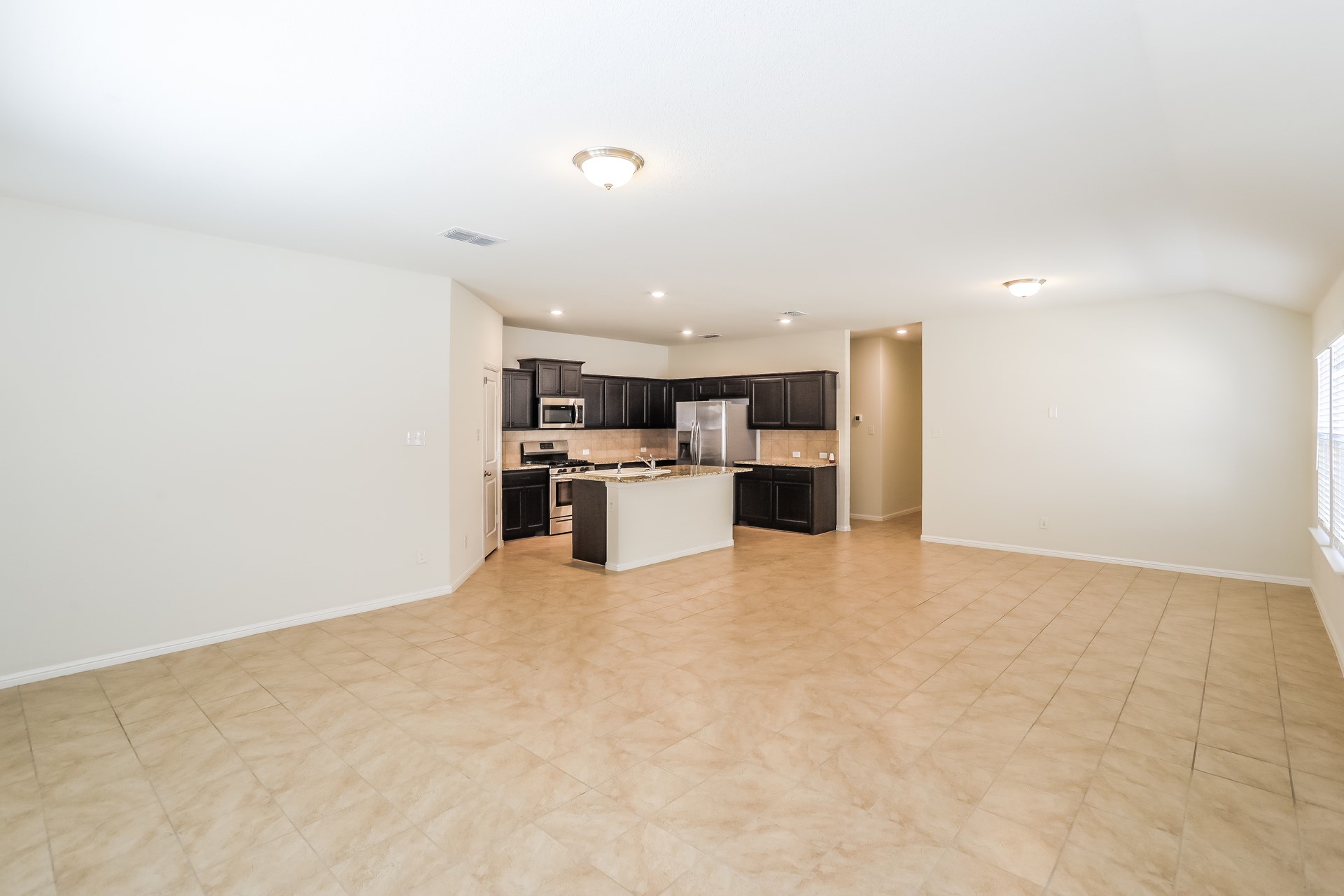 2205 Sadlers Creek Lane Fort Worth TX 76108