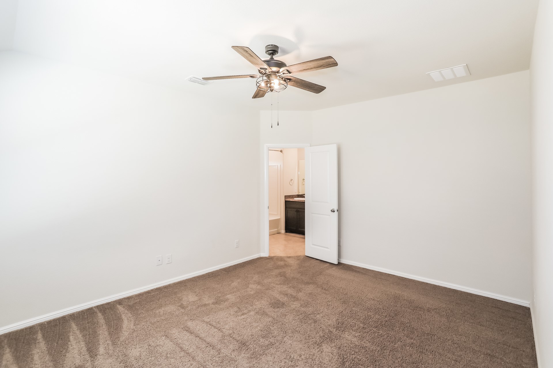 2205 Sadlers Creek Lane Fort Worth TX 76108
