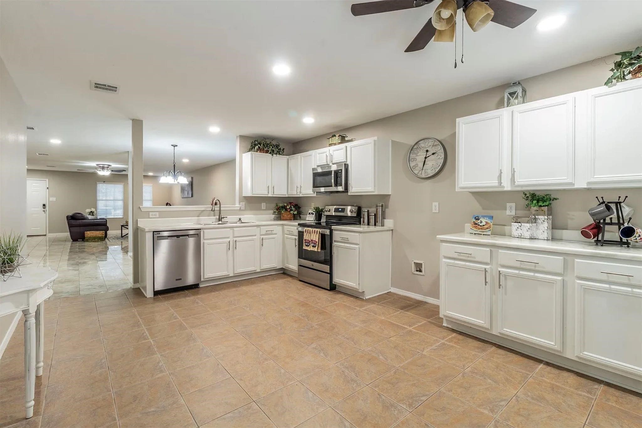 2912 Santa Sabina Grand Prairie TX 75052