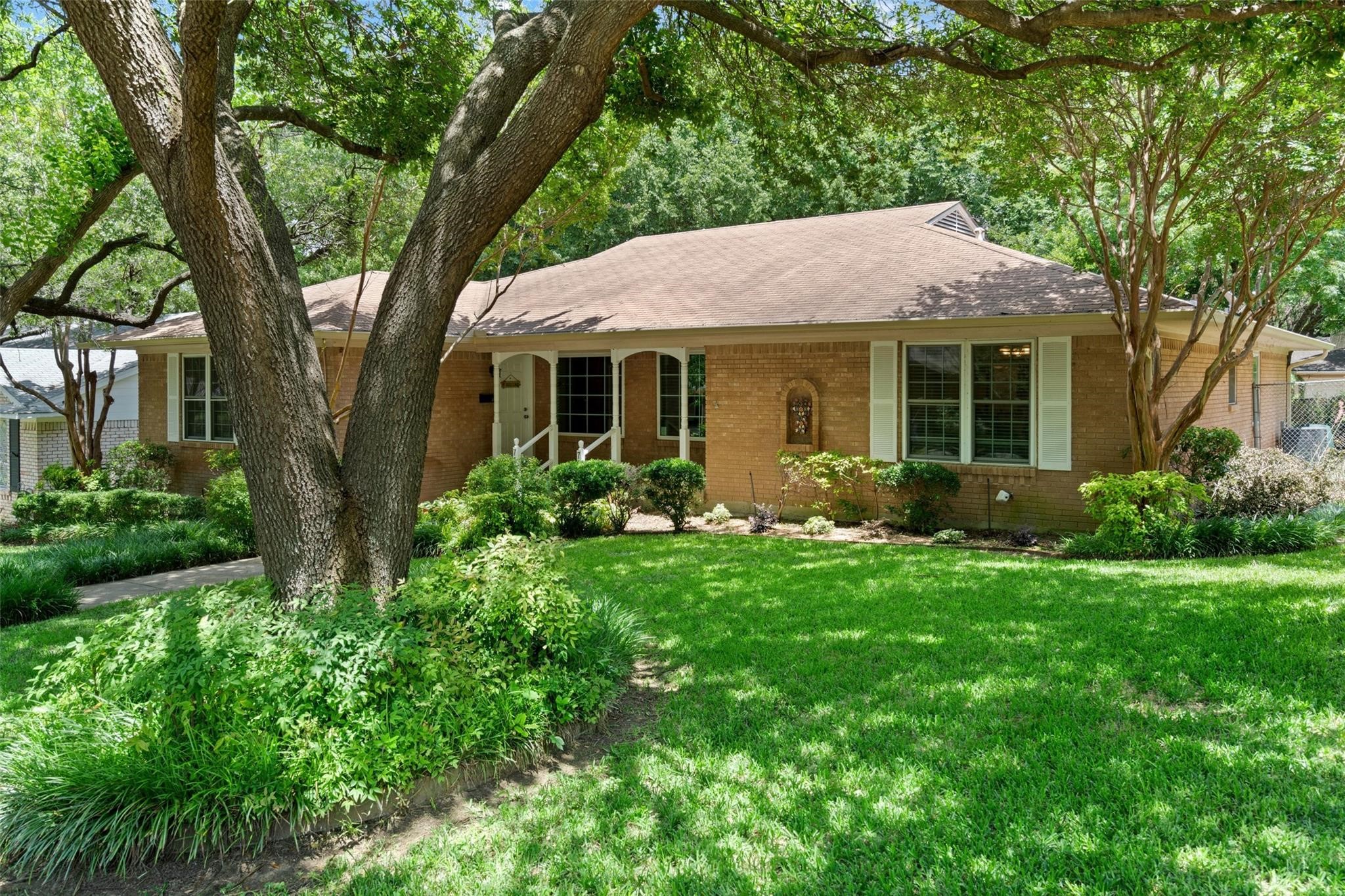 7022 Kingsbury Drive Dallas TX 75231