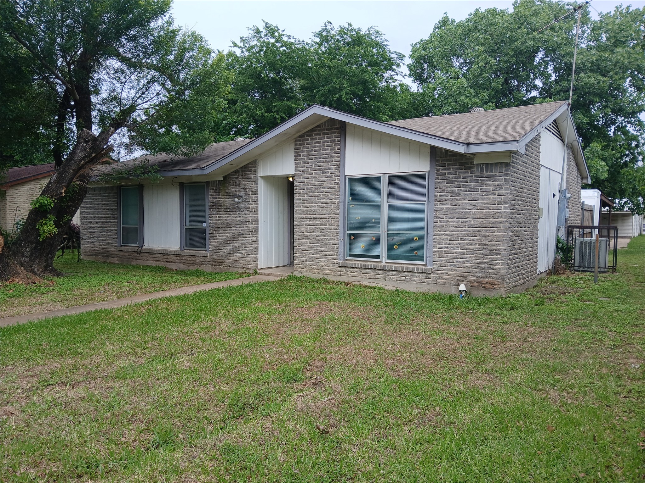 12109 Bishop Drive Balch Springs TX 75180