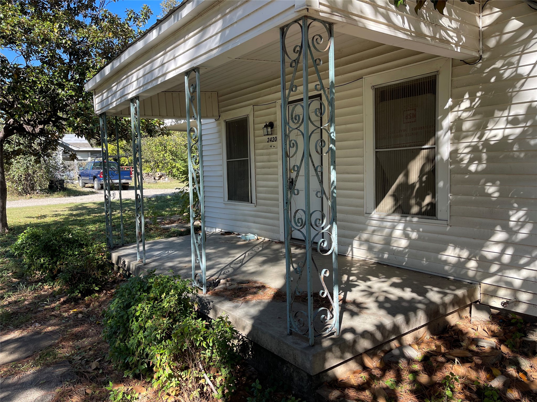 2420 Oakwood Terrace Haltom City TX 76117