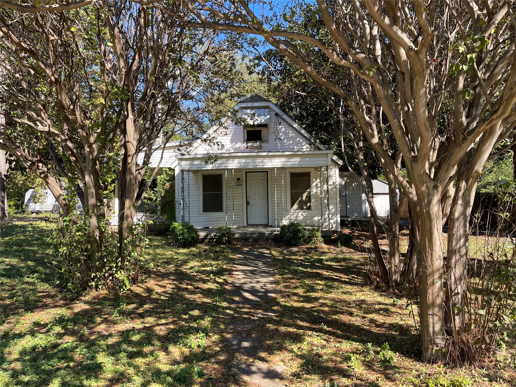 2420 Oakwood Terrace Haltom City TX 76117