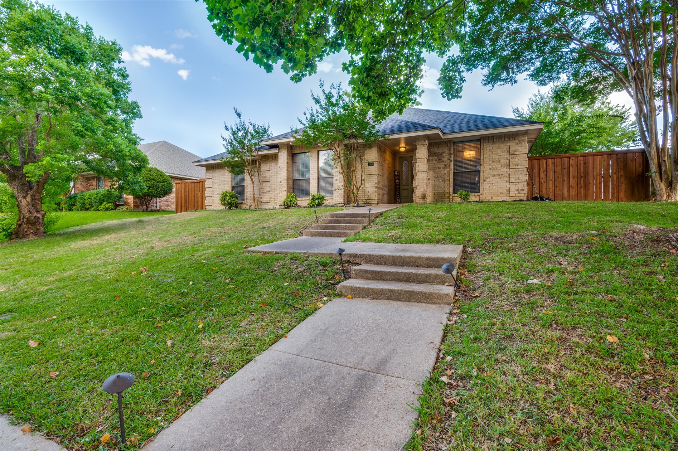 406 Whispering Hills Drive Duncanville TX 75137