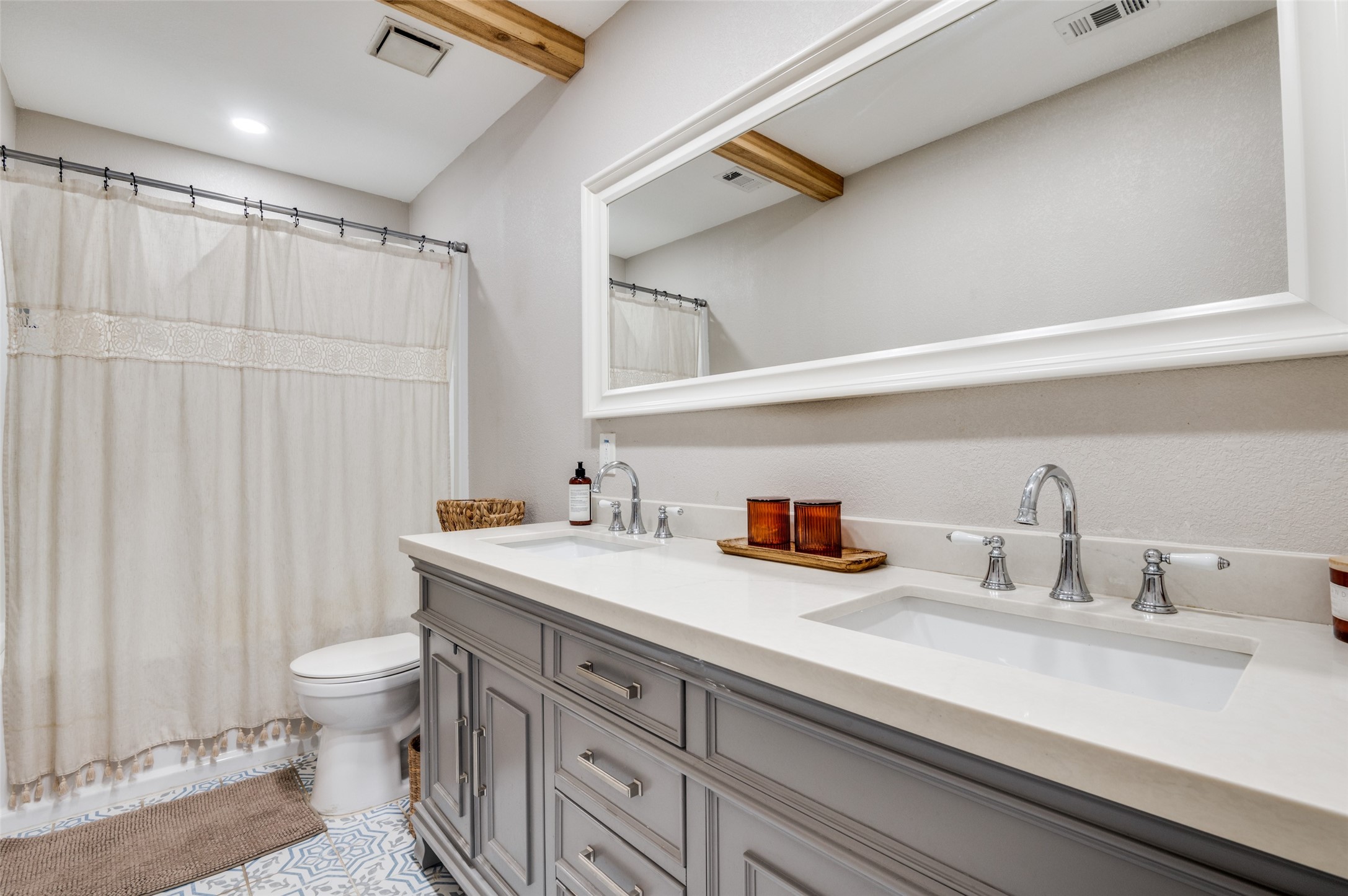 406 Whispering Hills Drive Duncanville TX 75137