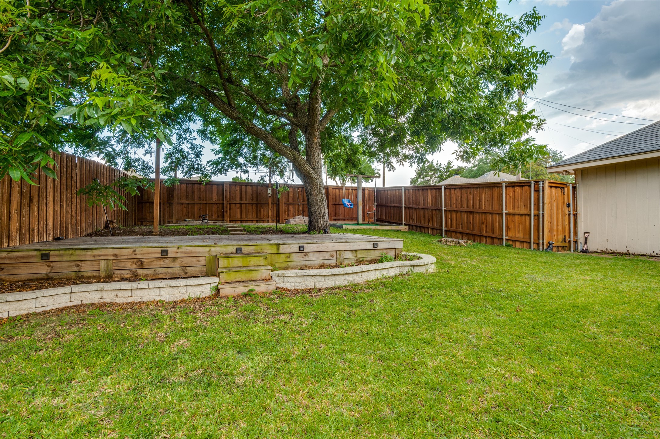 406 Whispering Hills Drive Duncanville TX 75137