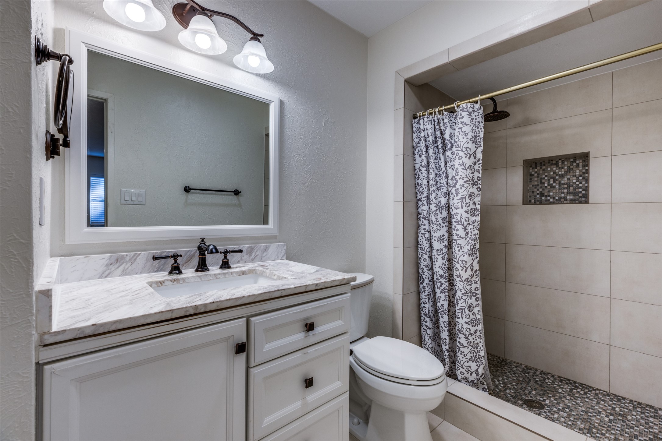 1507 Auburn Drive Richardson TX 75081