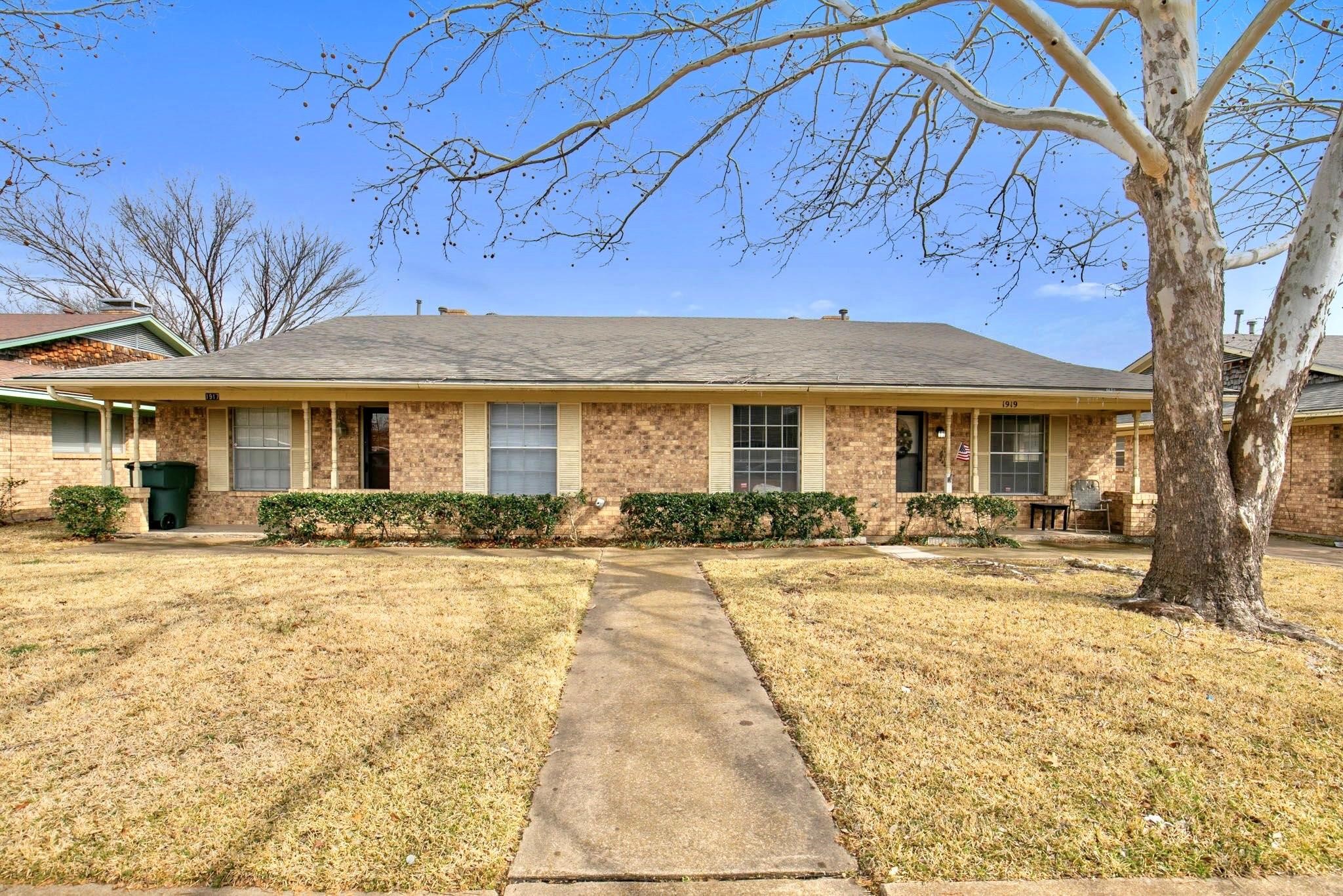 1917 Yarborough Drive Sherman TX 75092