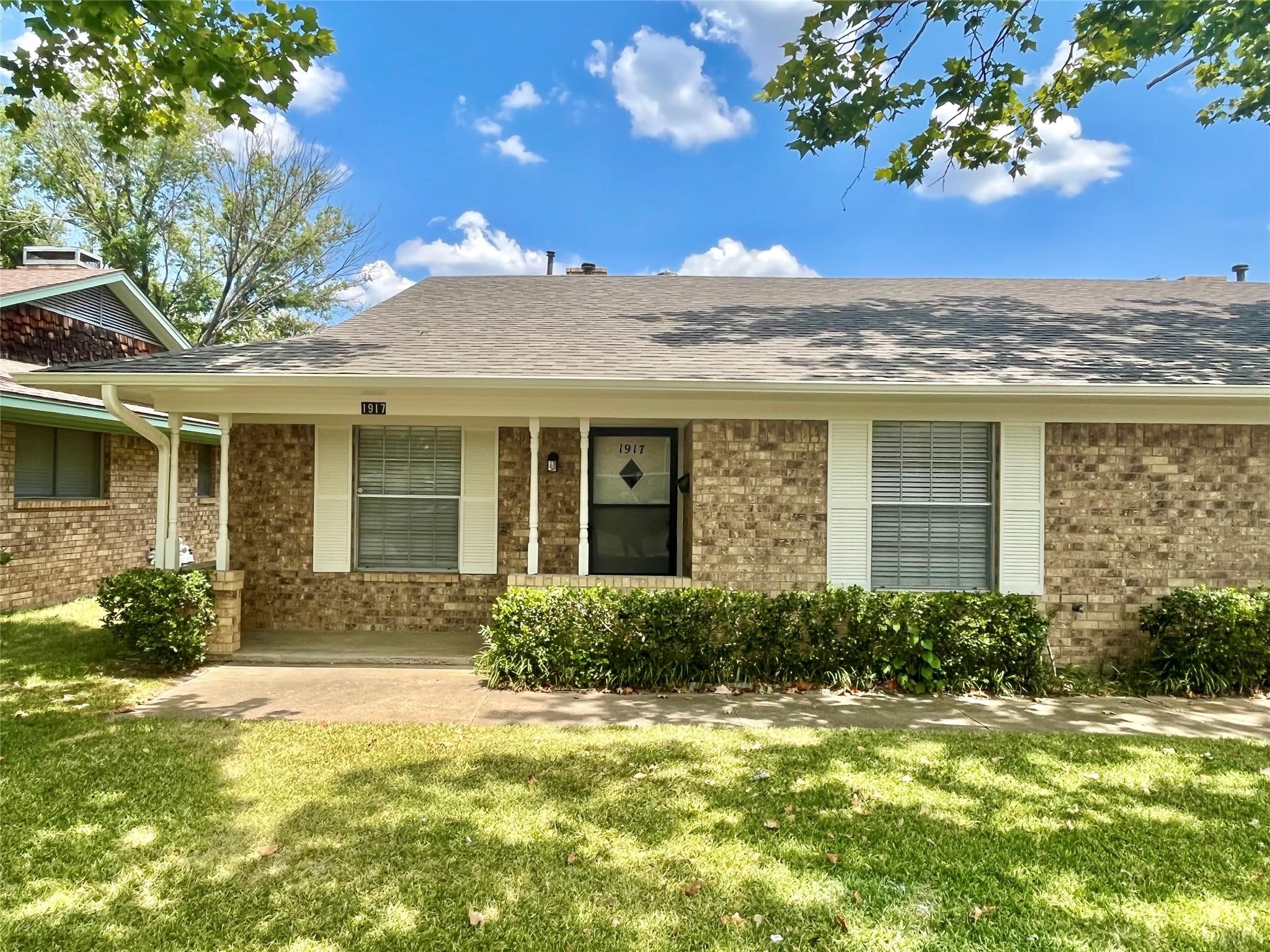 1917 Yarborough Drive Sherman TX 75092