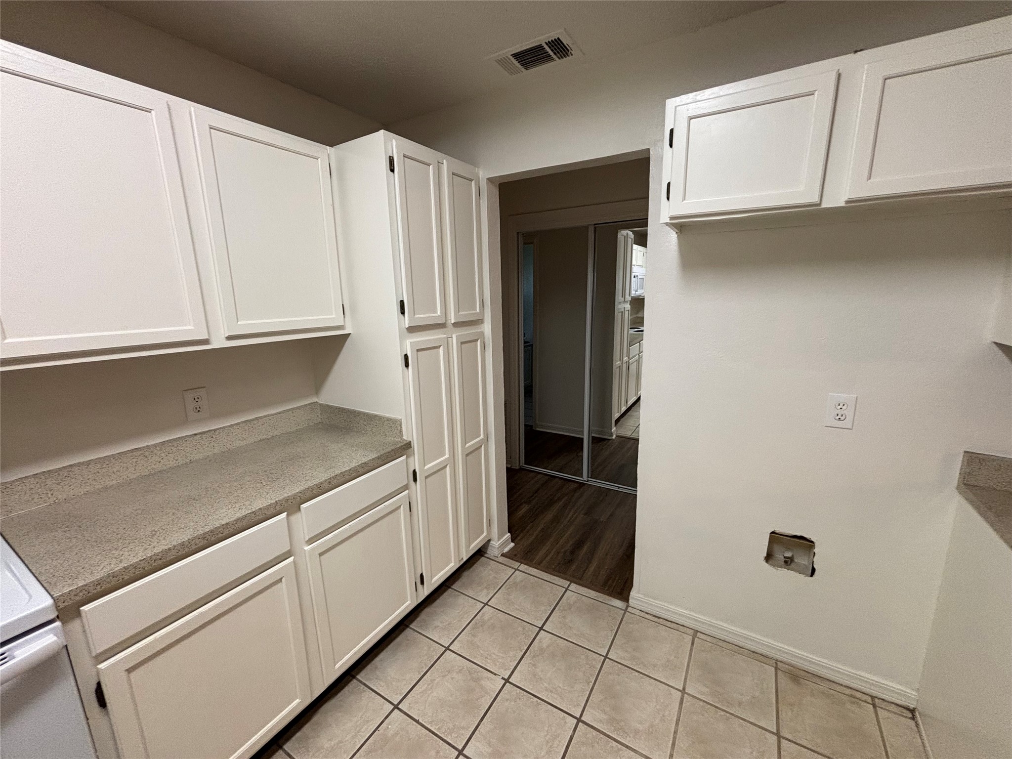 2514 Livingston Lane Grand Prairie TX 75052
