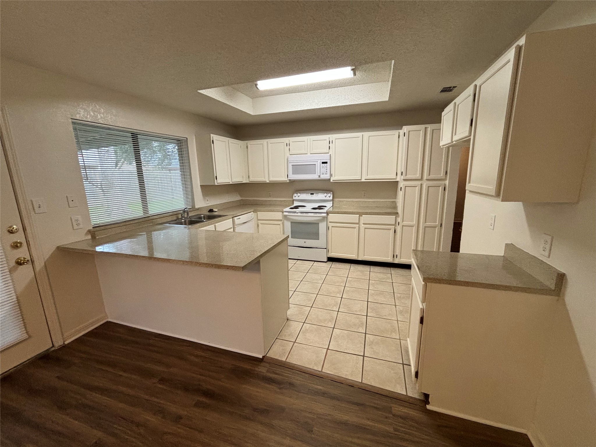 2514 Livingston Lane Grand Prairie TX 75052