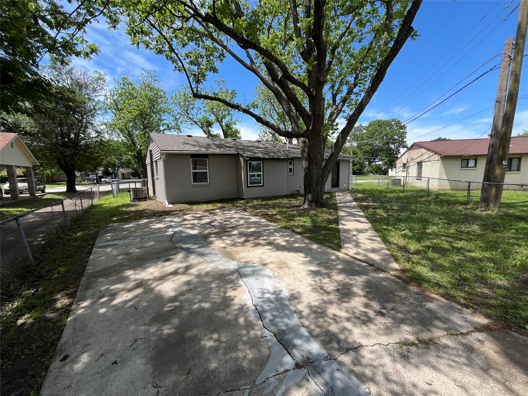 936 Pindar Avenue Dallas TX 75217