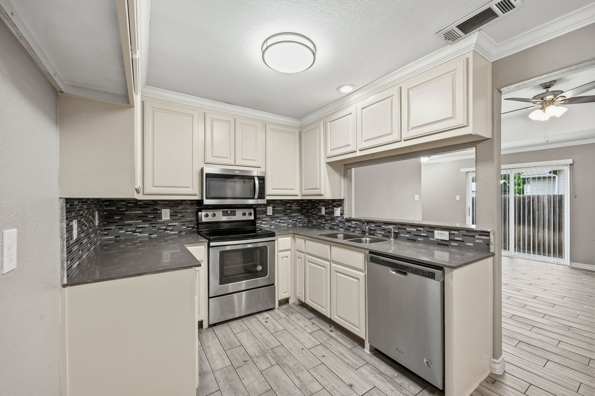 521-525 Gilcrease Street Van Alstyne TX 75495