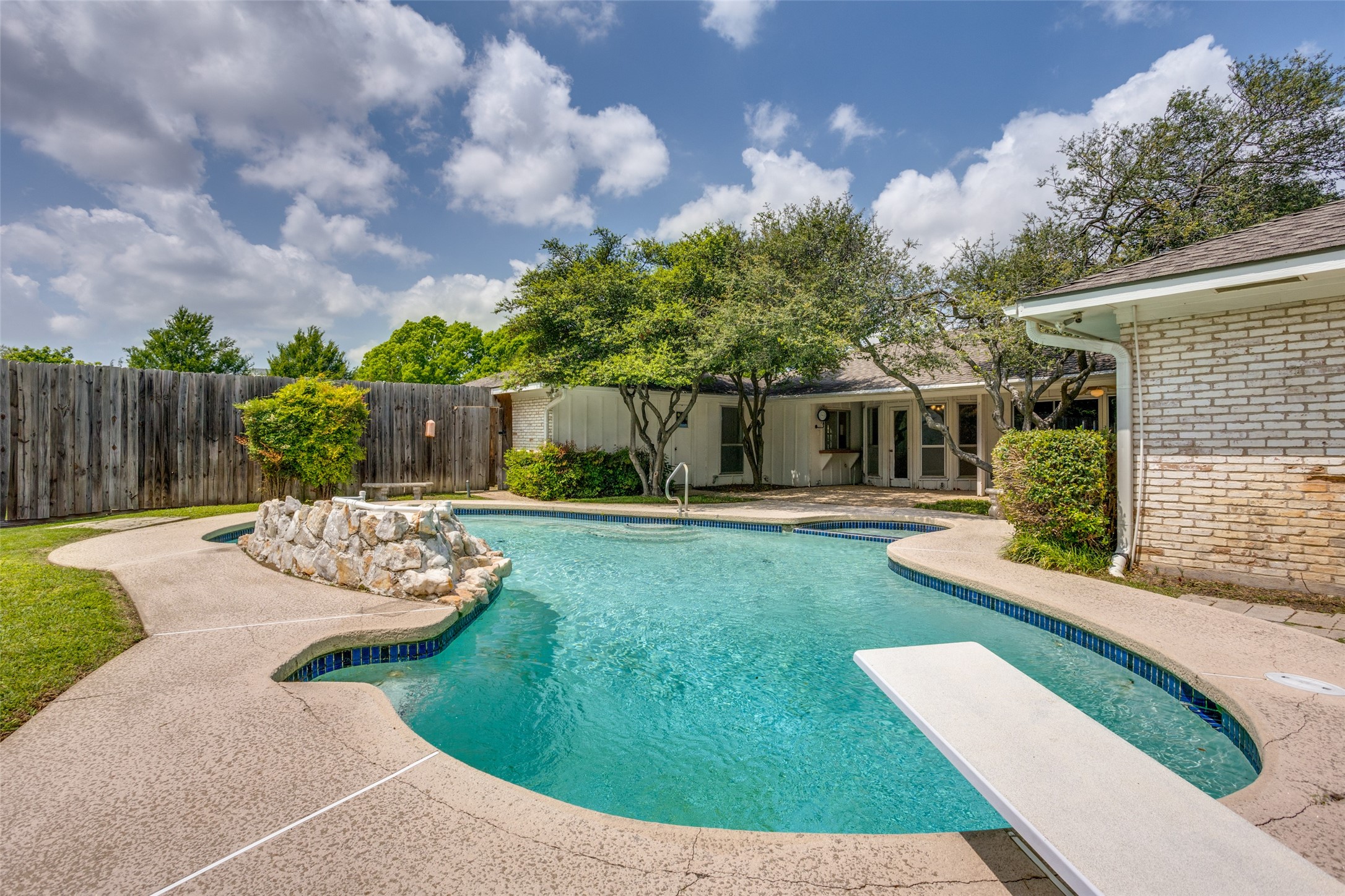 1137 Mill Springs Richardson TX 75080