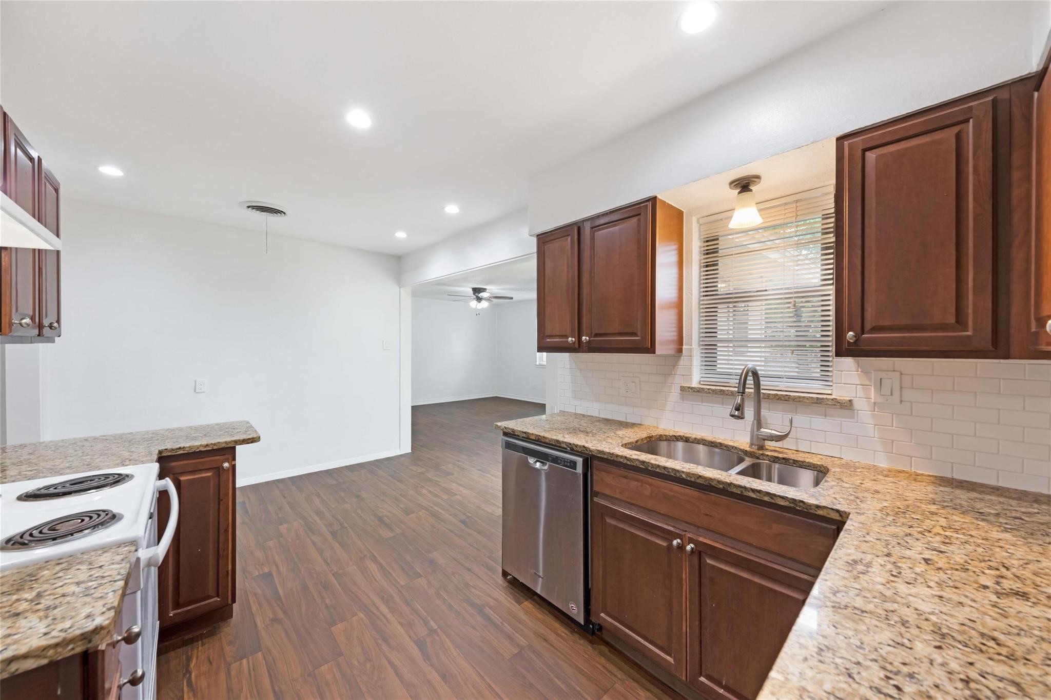 2717 Wesleyan Drive Irving TX 75062