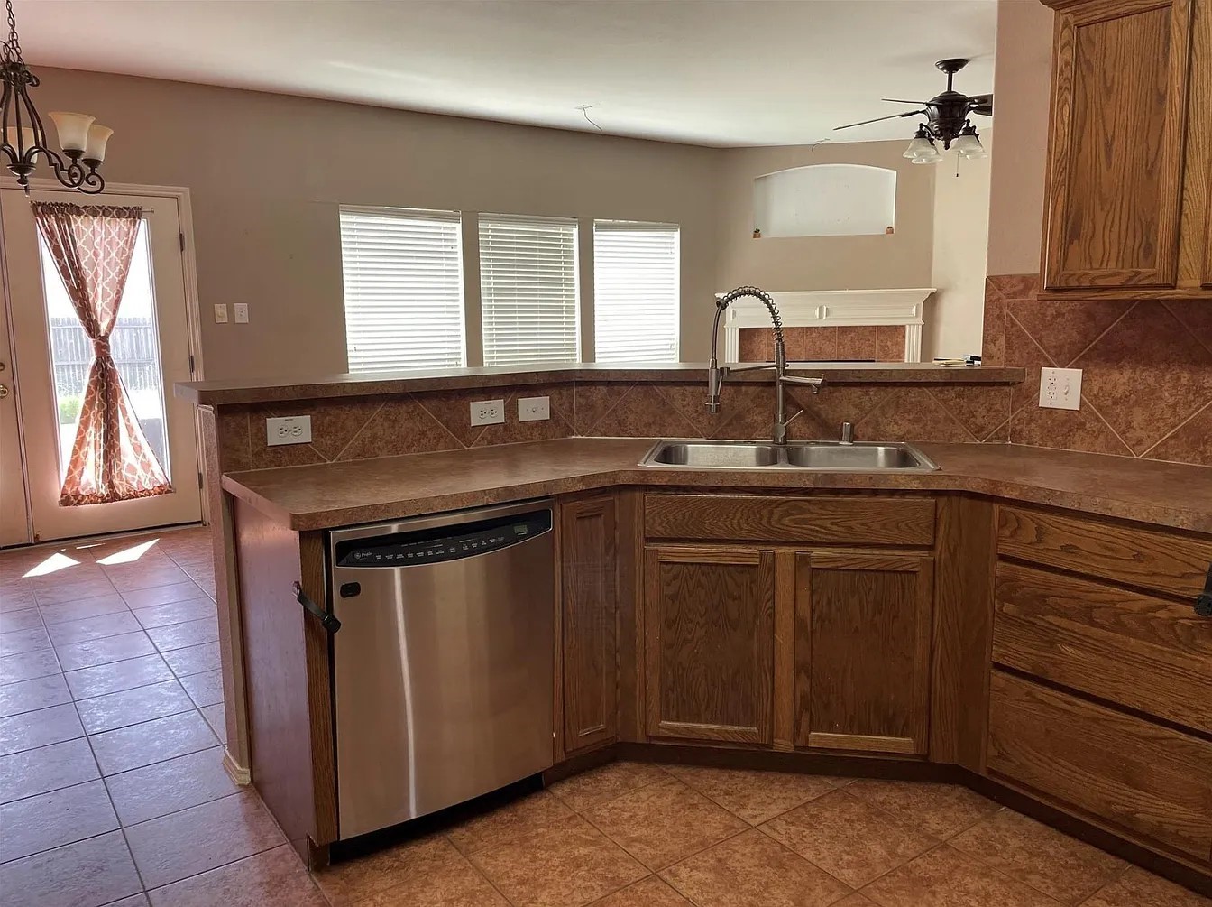 1233 Mcmahan Drive Lewisville TX 75077