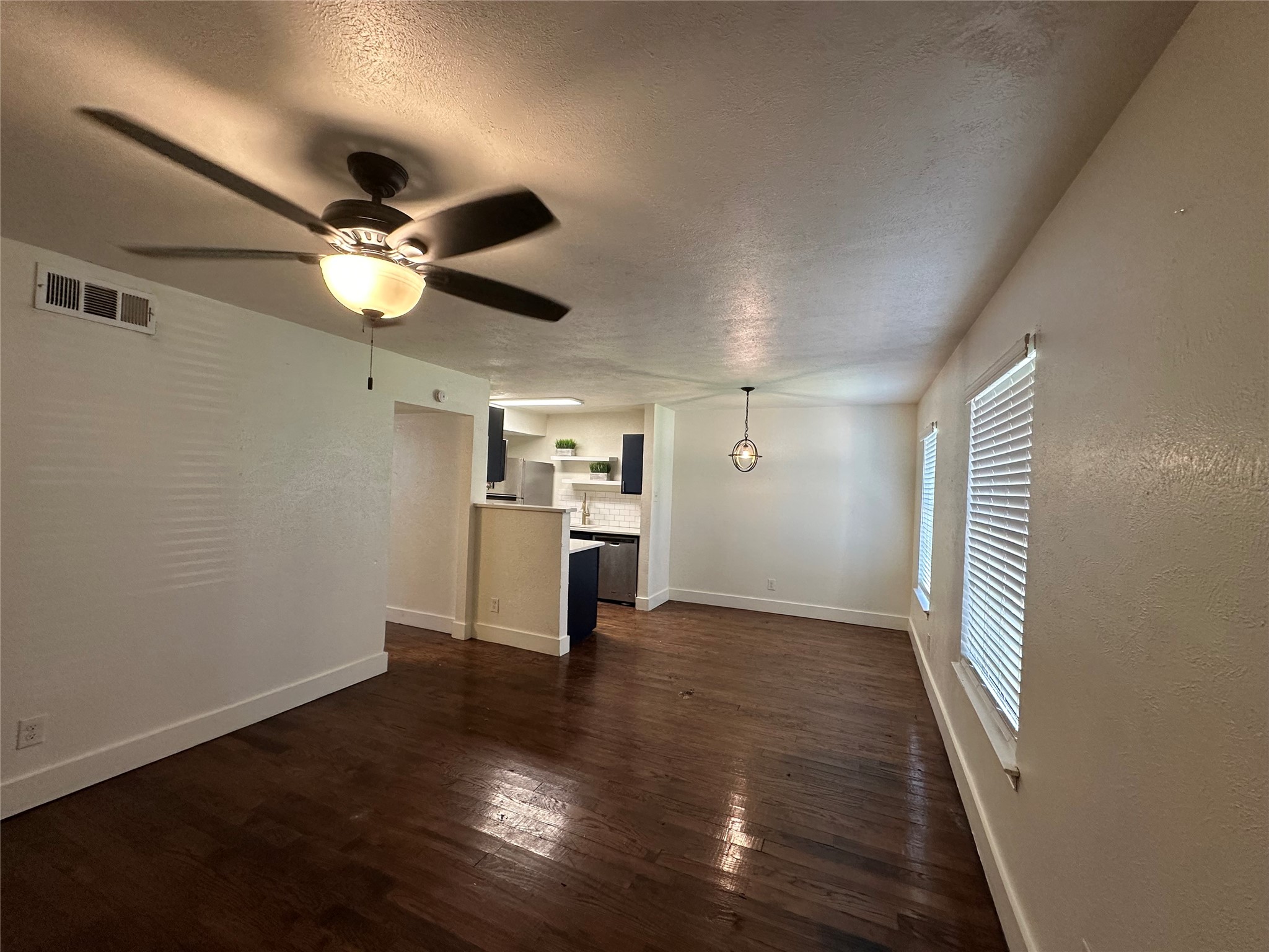 2211 S Vernon Avenue Dallas TX 75224